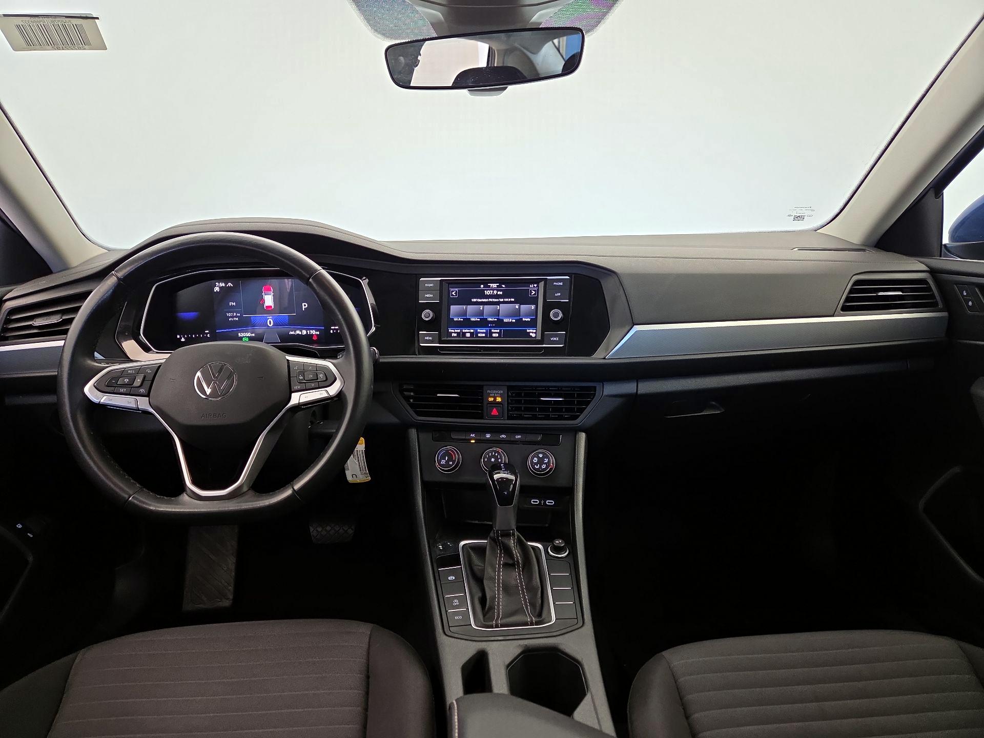 Thumbnail: 2024 Volkswagen Jetta - 9