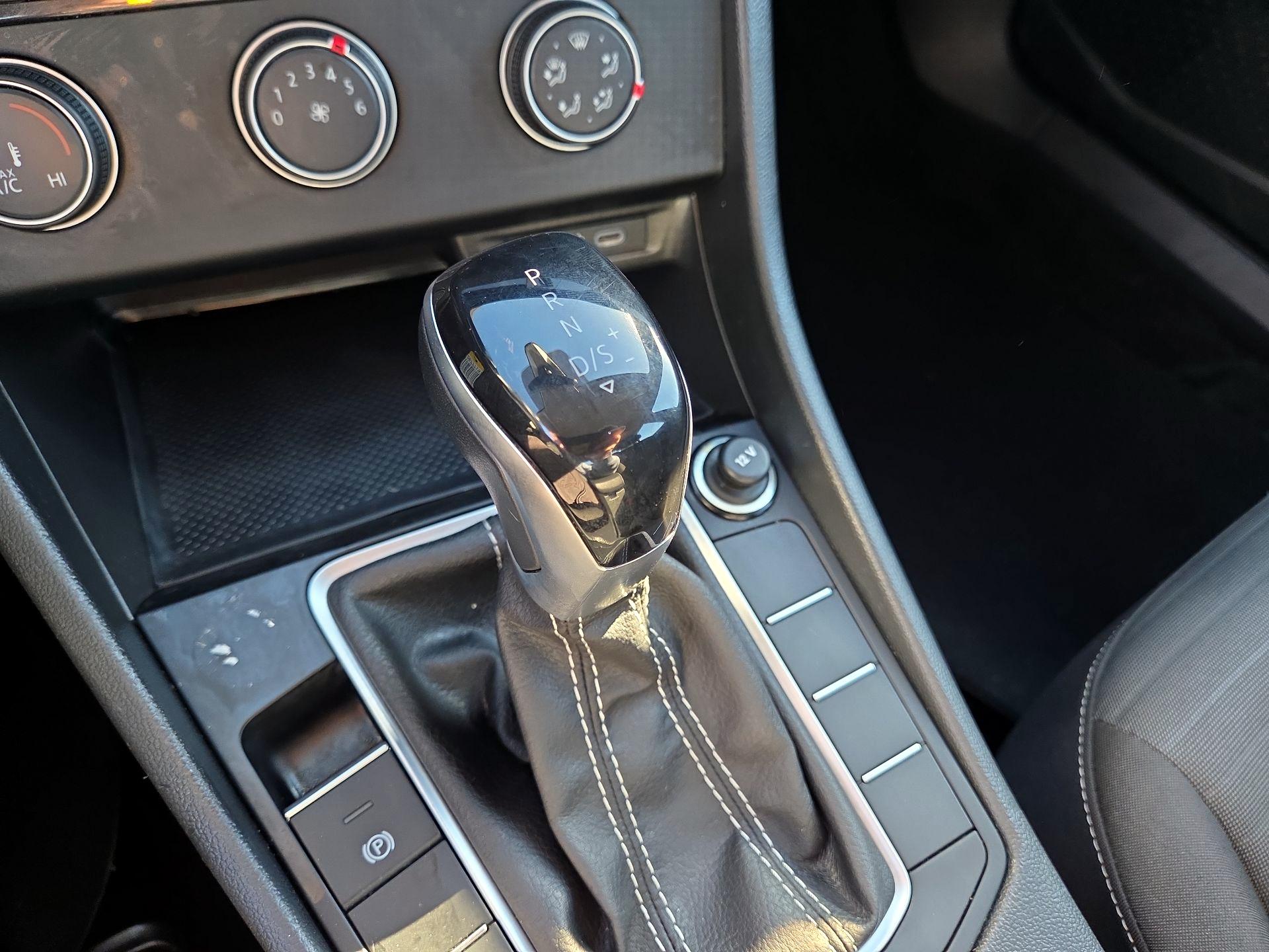 Thumbnail: 2024 Volkswagen Jetta - 17