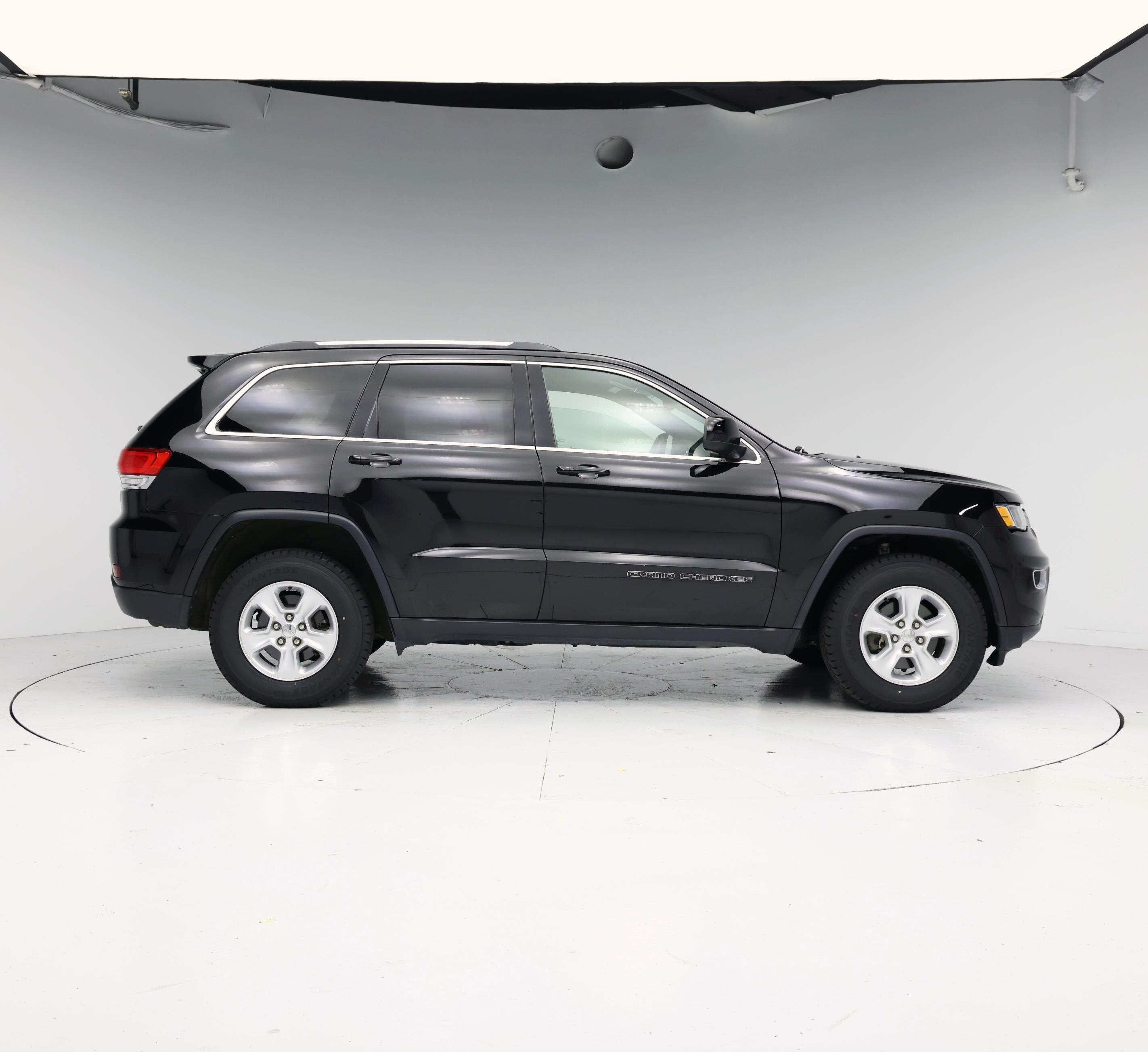 Thumbnail: 2017 Jeep Grand Cherokee - 7