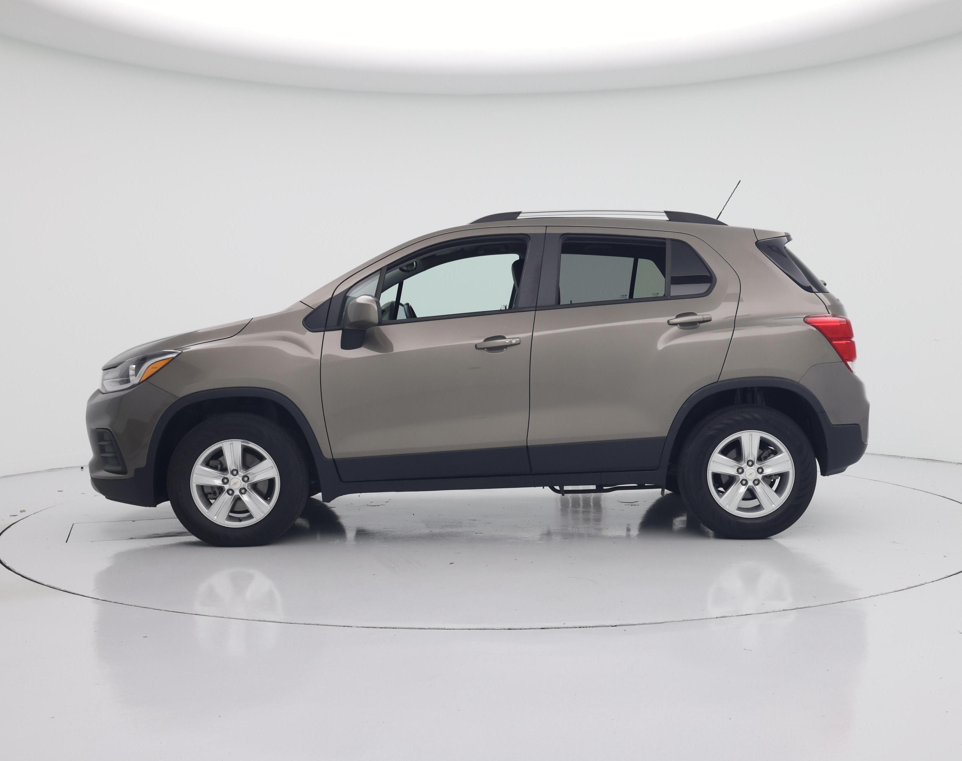 Thumbnail: 2022 Chevrolet Trax - 3