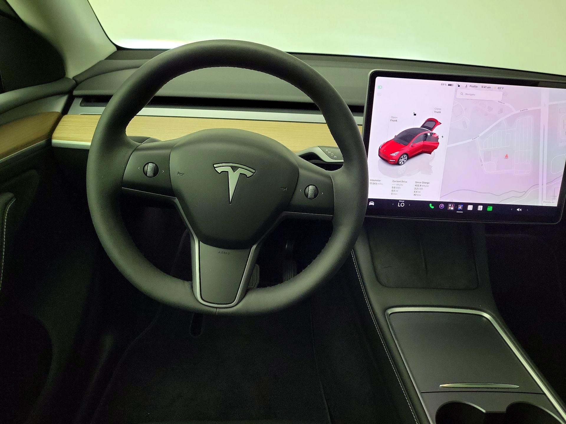 Thumbnail: 2023 Tesla Model Y - 10