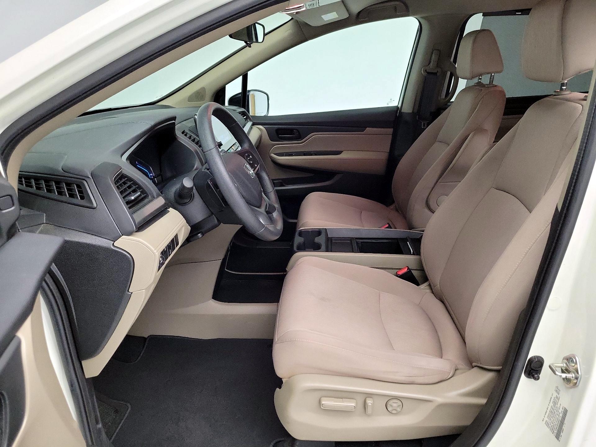 Thumbnail: 2019 Honda Odyssey - 11