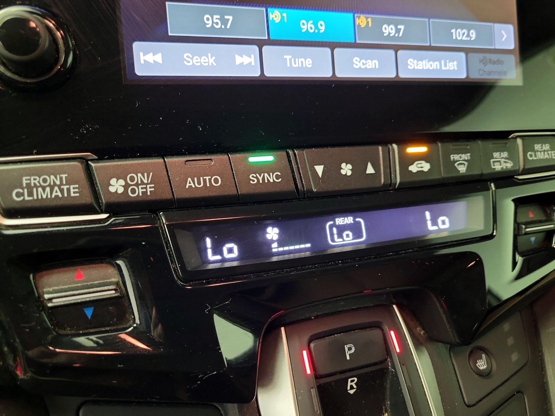 Thumbnail: 2019 Honda Odyssey - 16