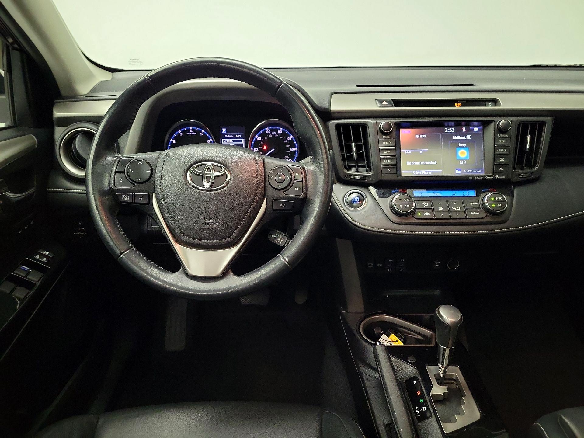 Thumbnail: 2016 Toyota RAV4 - 10