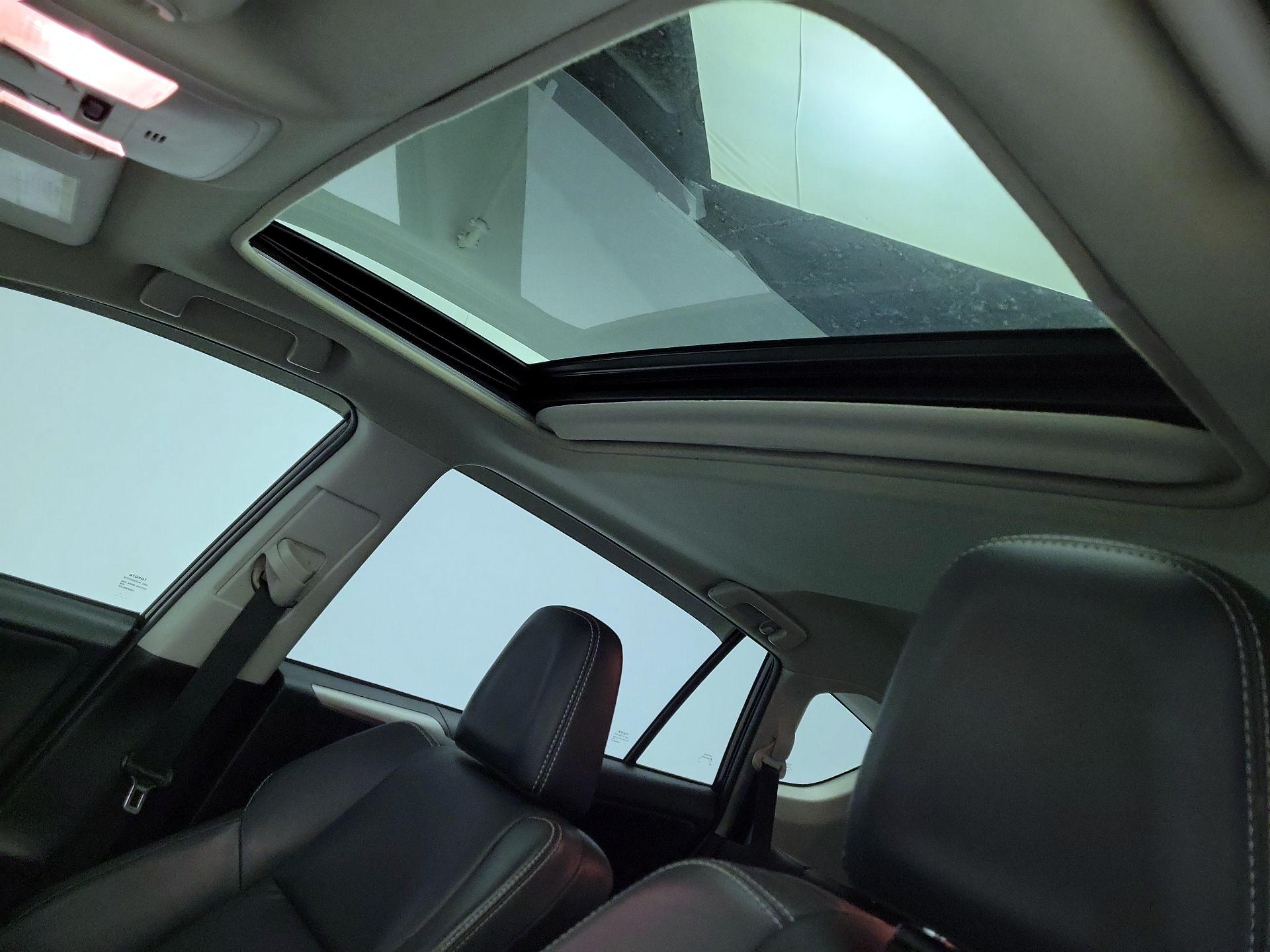Thumbnail: 2016 Toyota RAV4 - 19
