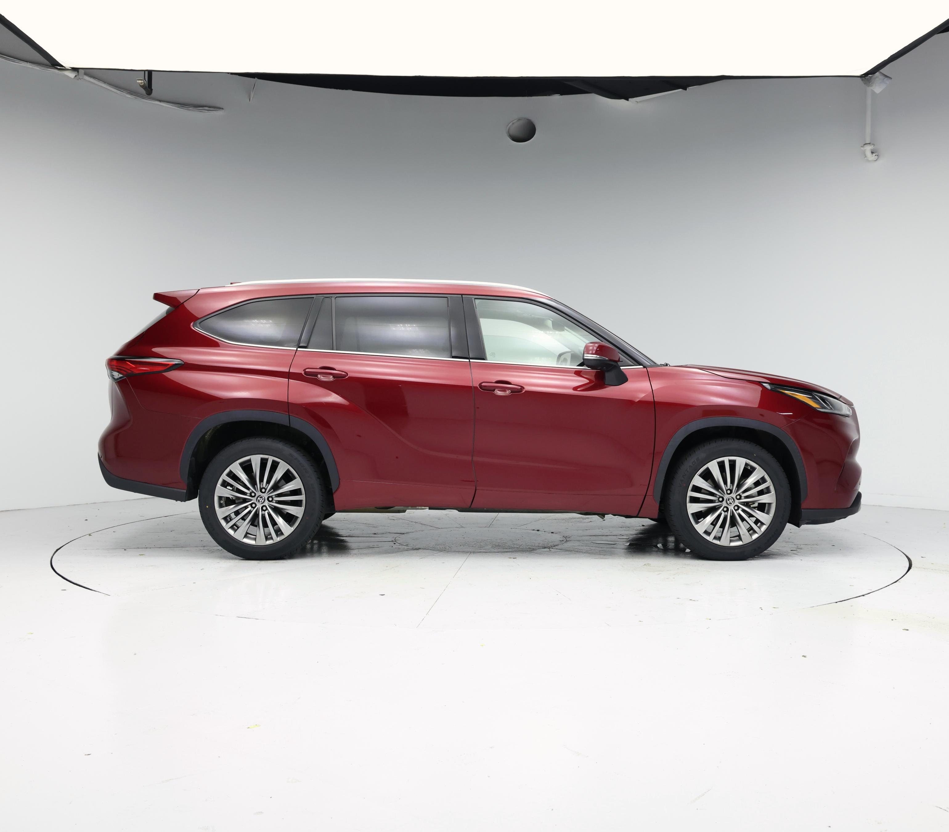 Thumbnail: 2022 Toyota Highlander - 7