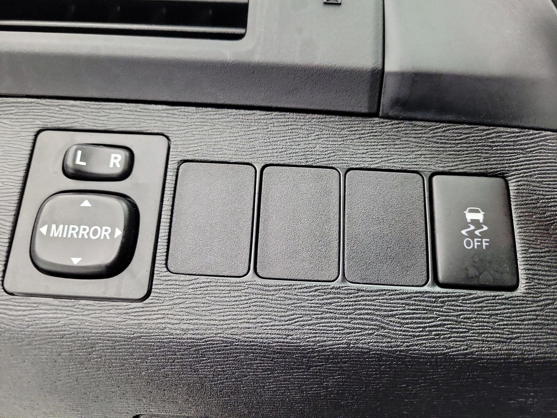 Thumbnail: 2014 Toyota Venza - 13