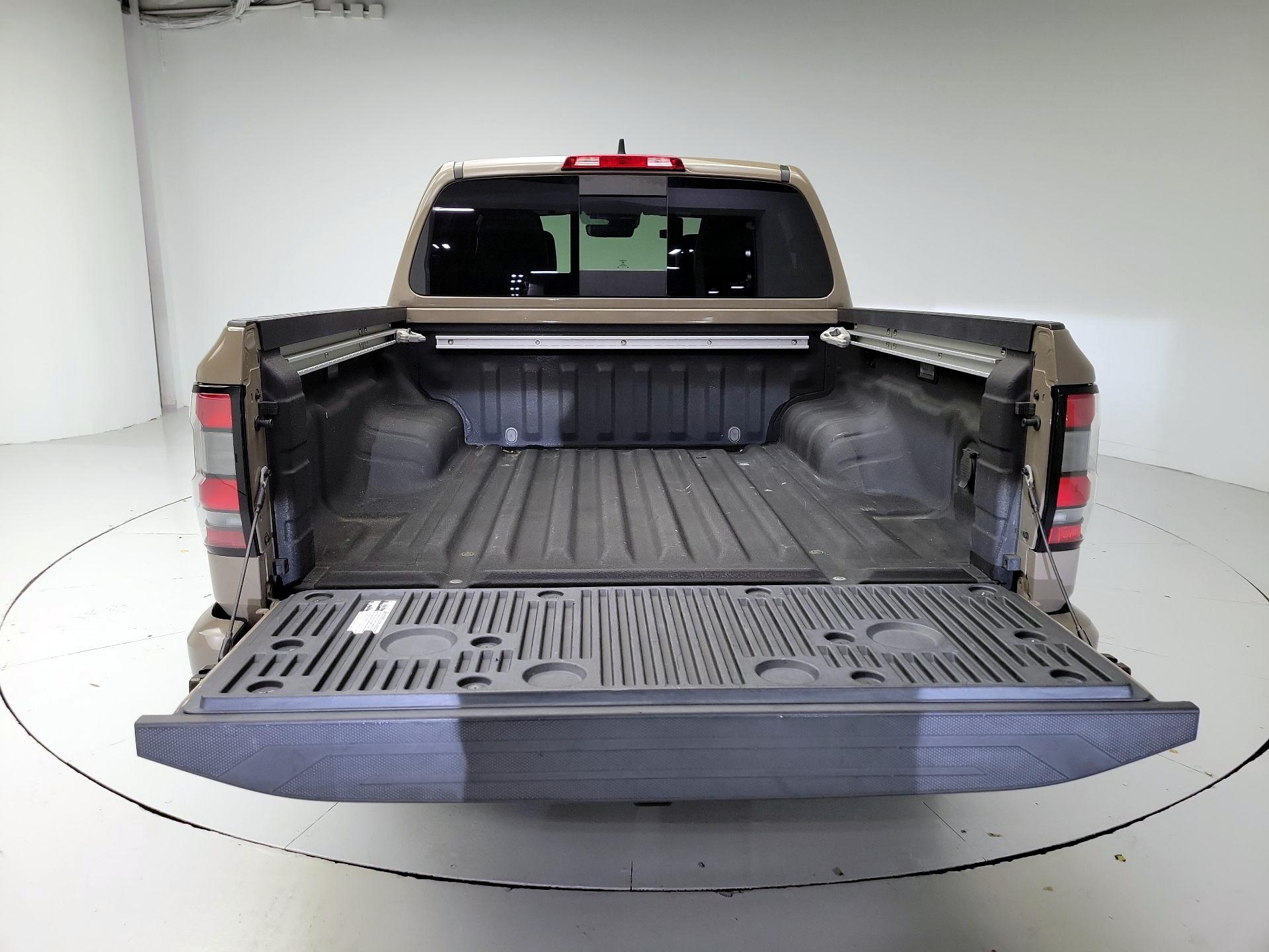 Thumbnail: 2023 Nissan Frontier - 20