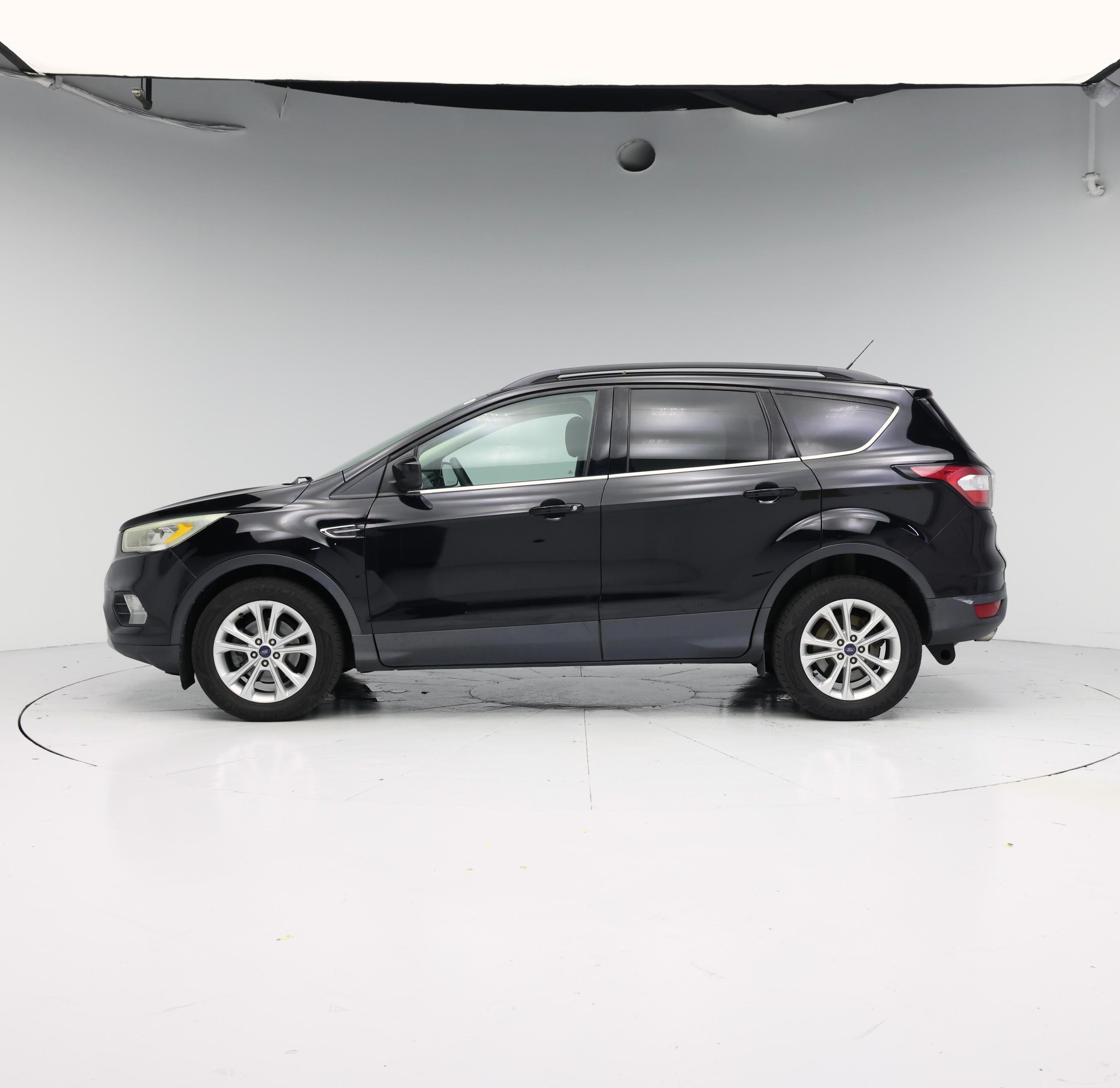 Thumbnail: 2017 Ford Escape - 3