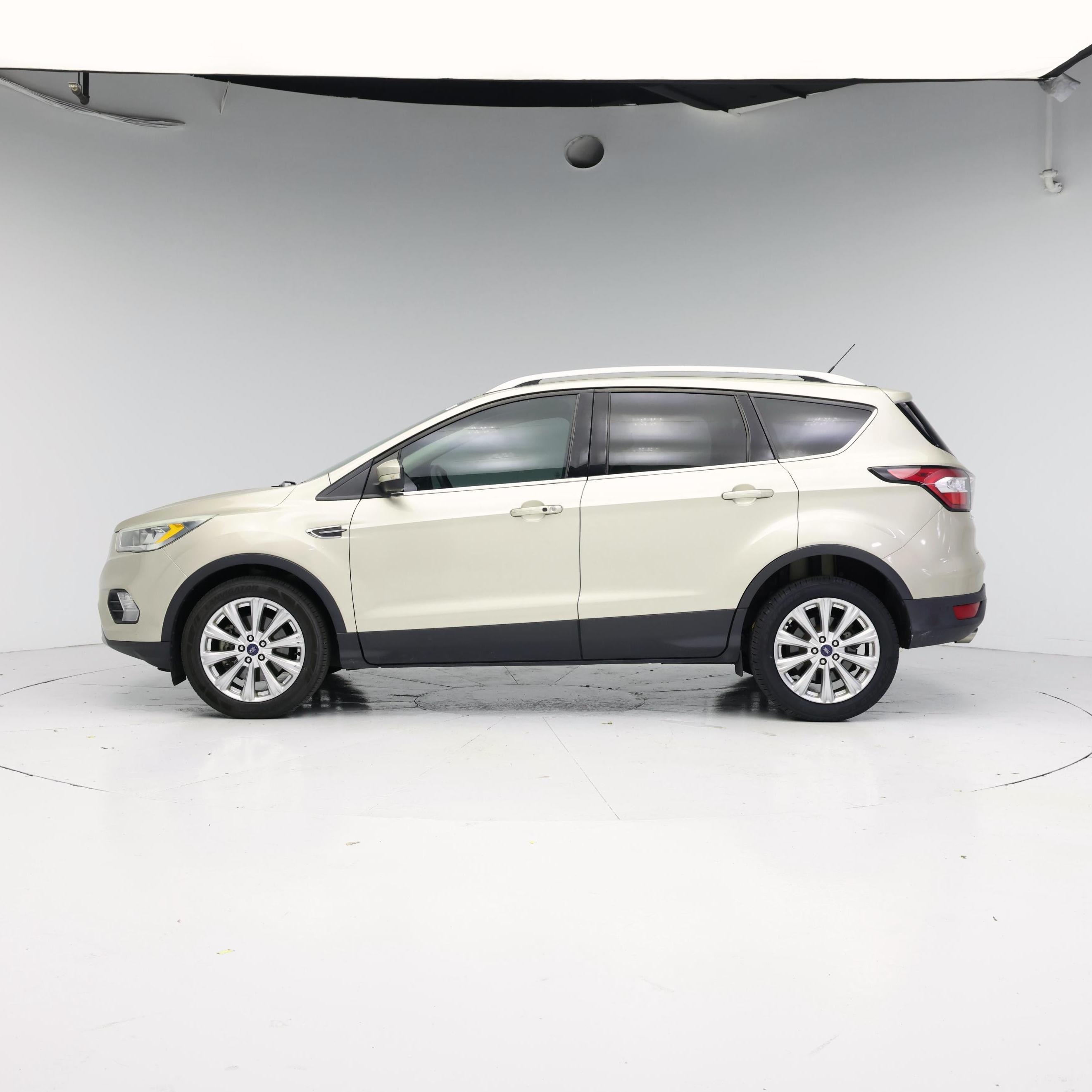Thumbnail: 2017 Ford Escape - 3