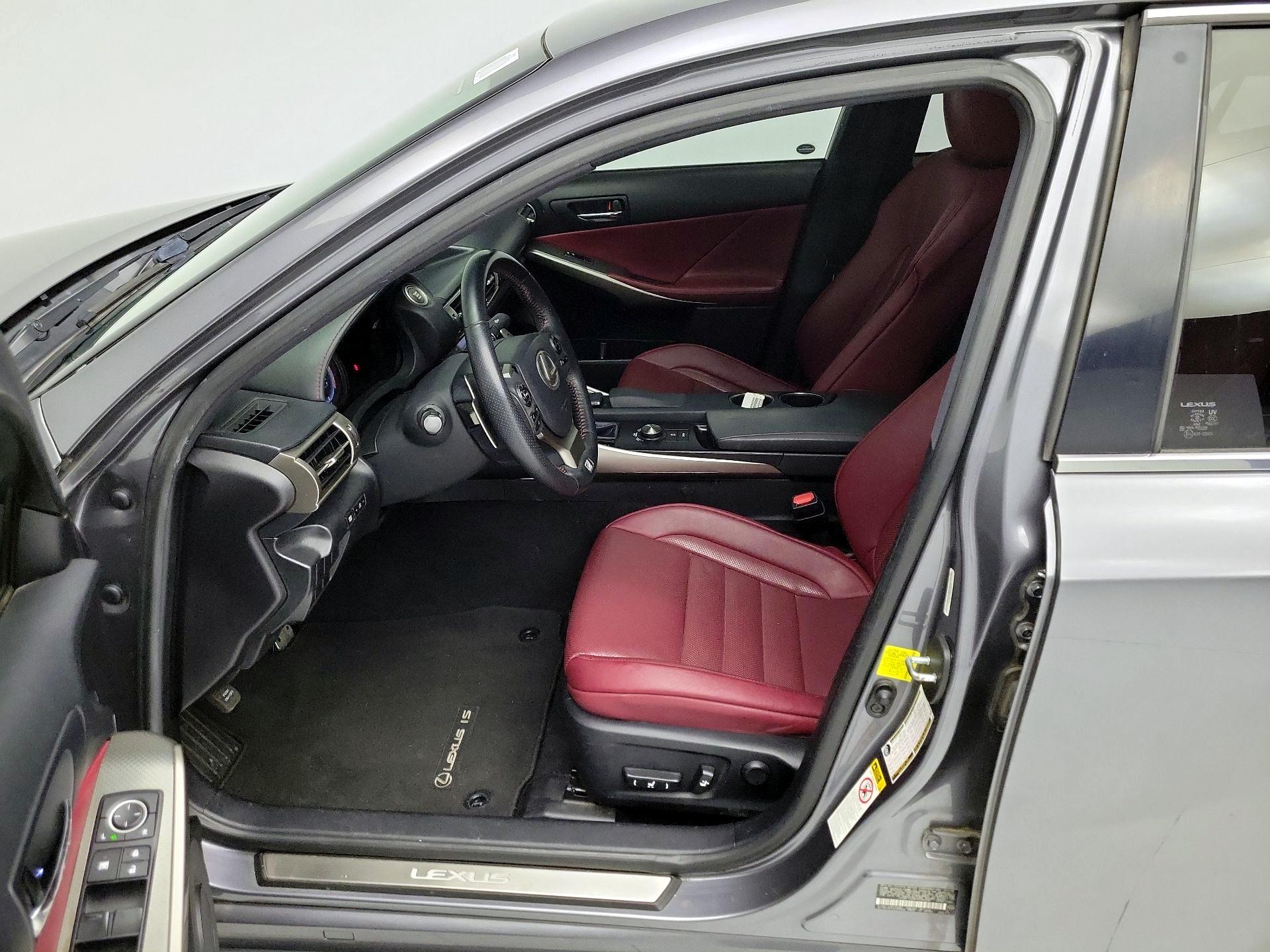 Thumbnail: 2015 Lexus IS - 11
