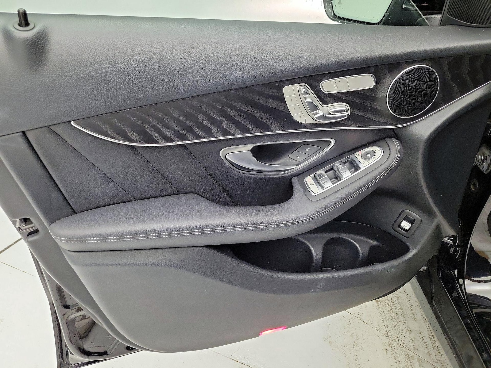 2018 Mercedes-Benz GLC GLC300 - Photo 13
