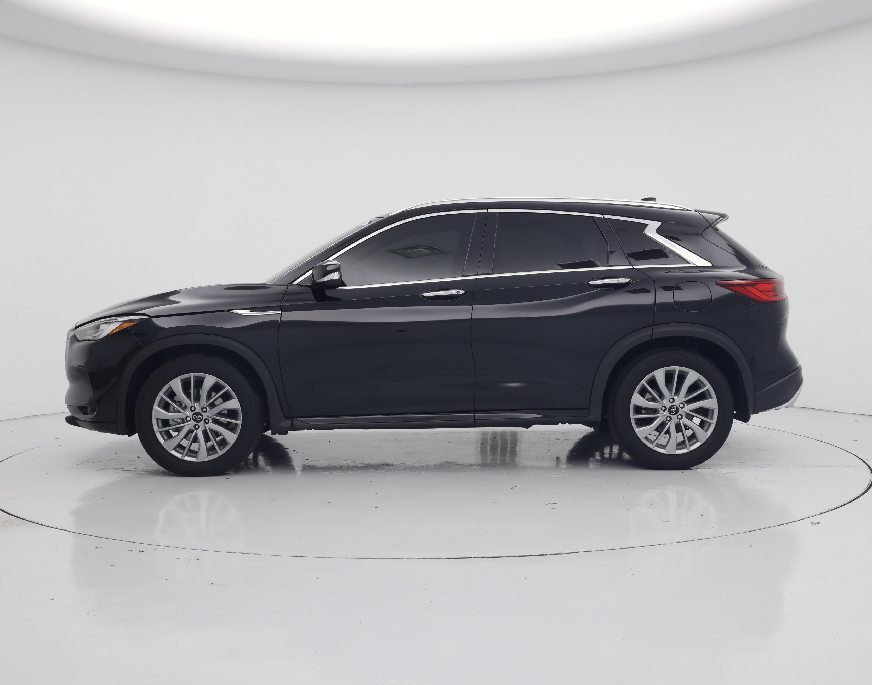 Thumbnail: 2023 INFINITI QX50 - 3