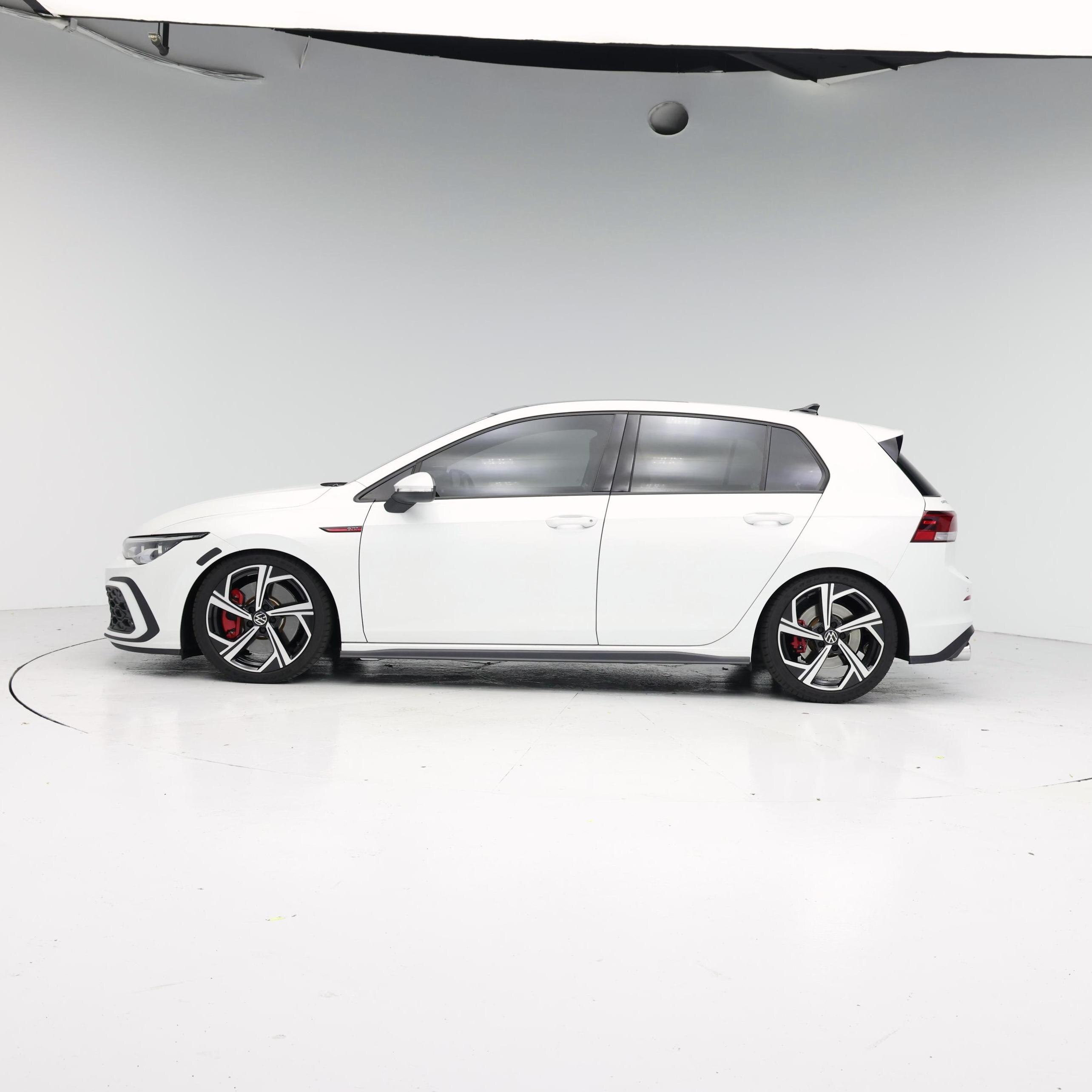 Thumbnail: 2024 Volkswagen Golf - 3