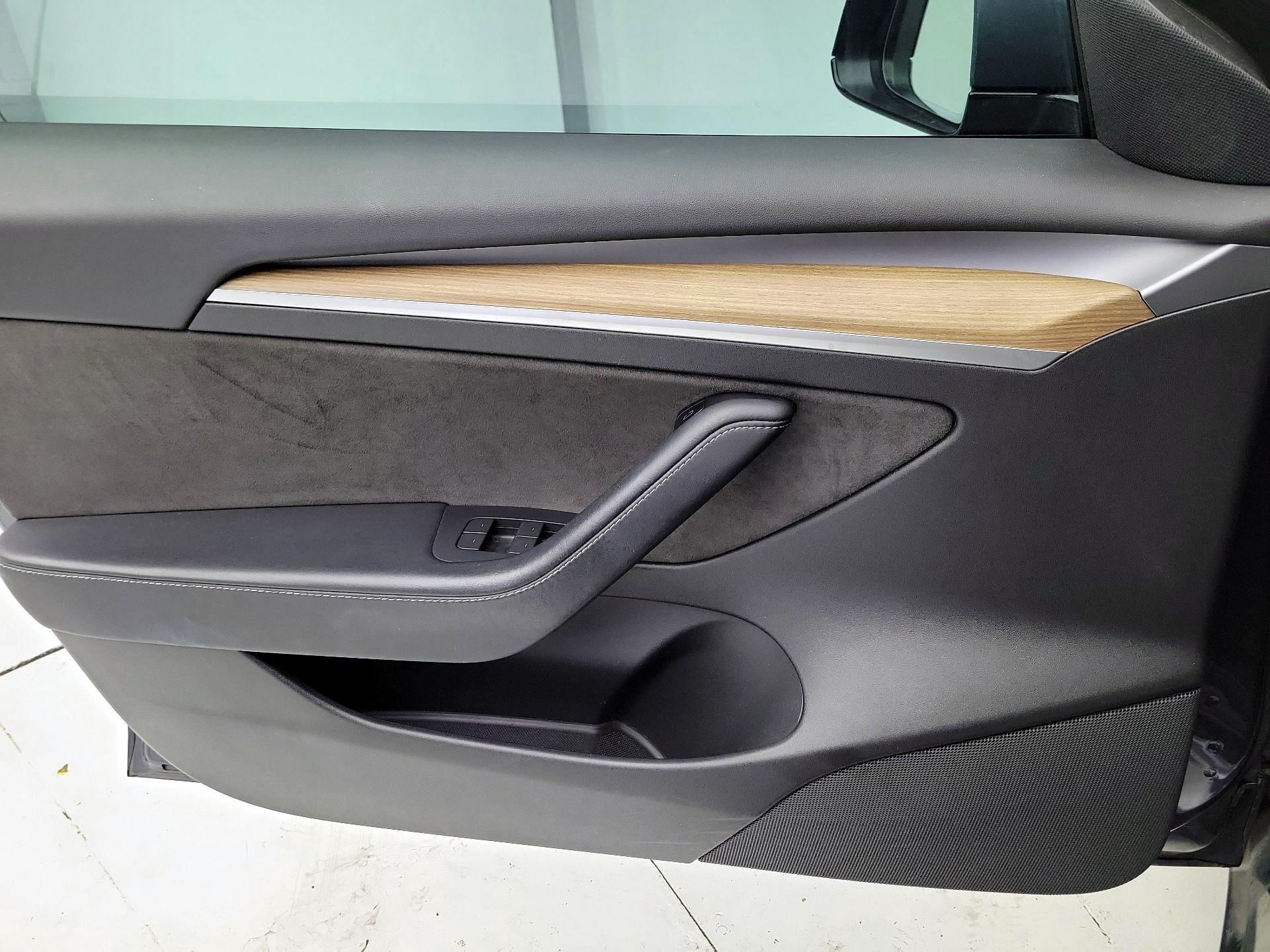 Thumbnail: 2022 Tesla Model 3 - 12