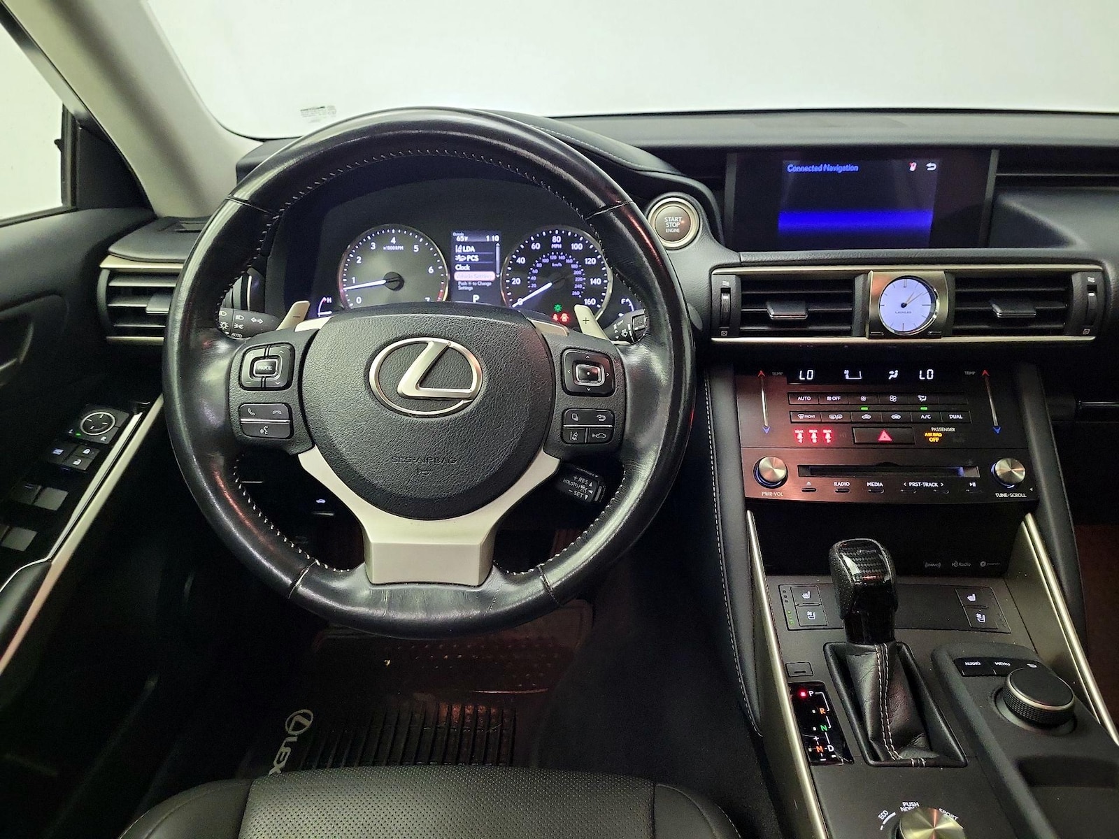 2017 Lexus IS 300 - Photo 11