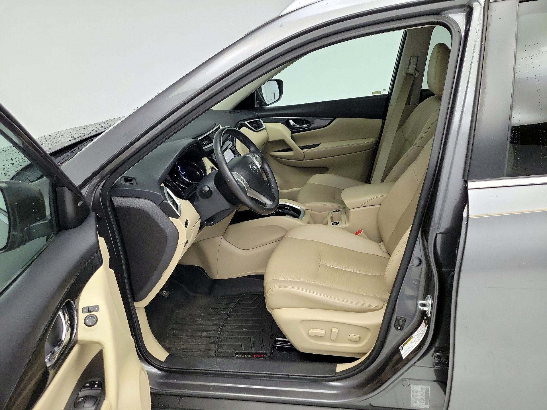 Thumbnail: 2016 Nissan Rogue - 11