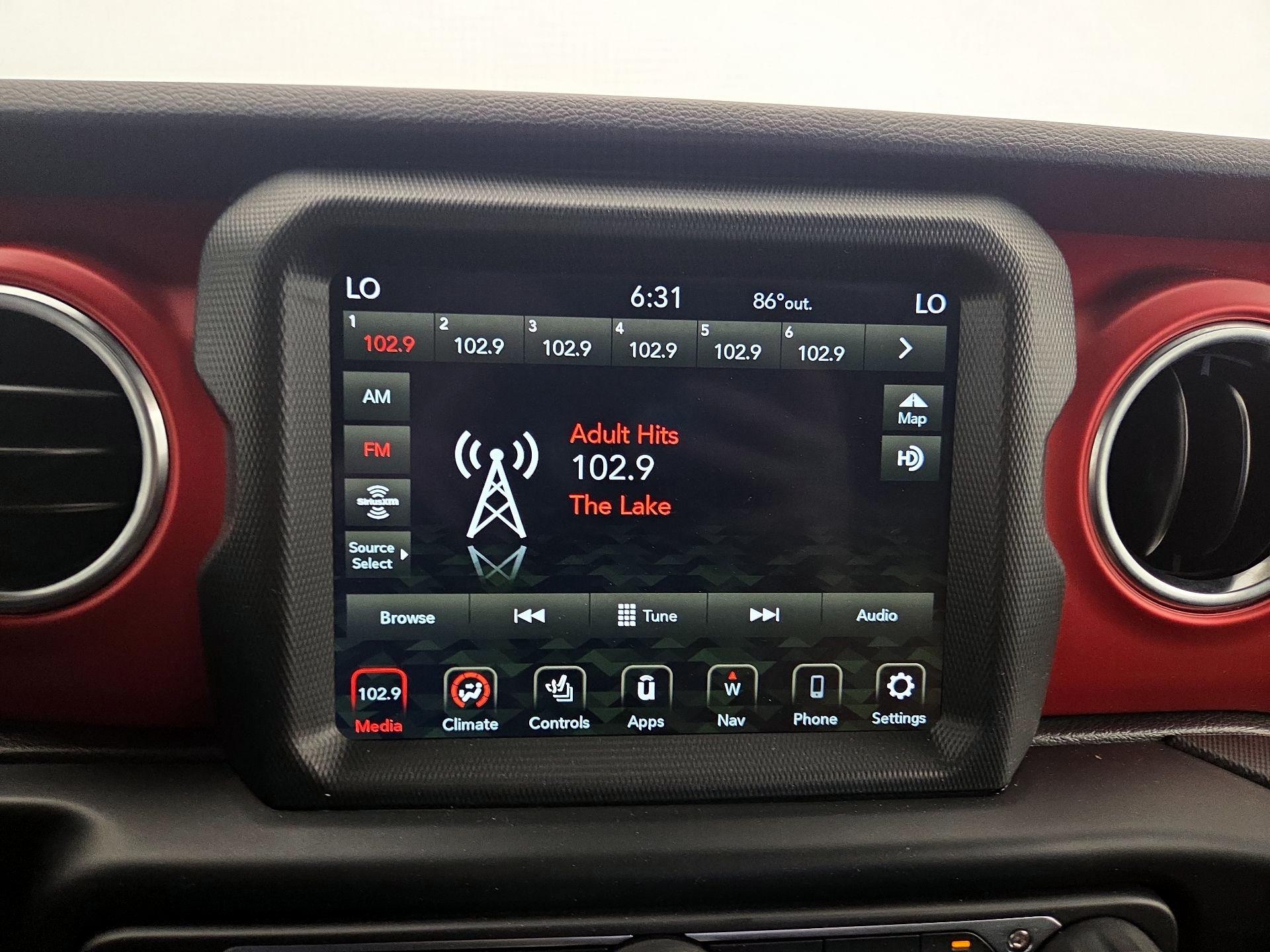 Thumbnail: 2022 Jeep Gladiator - 16