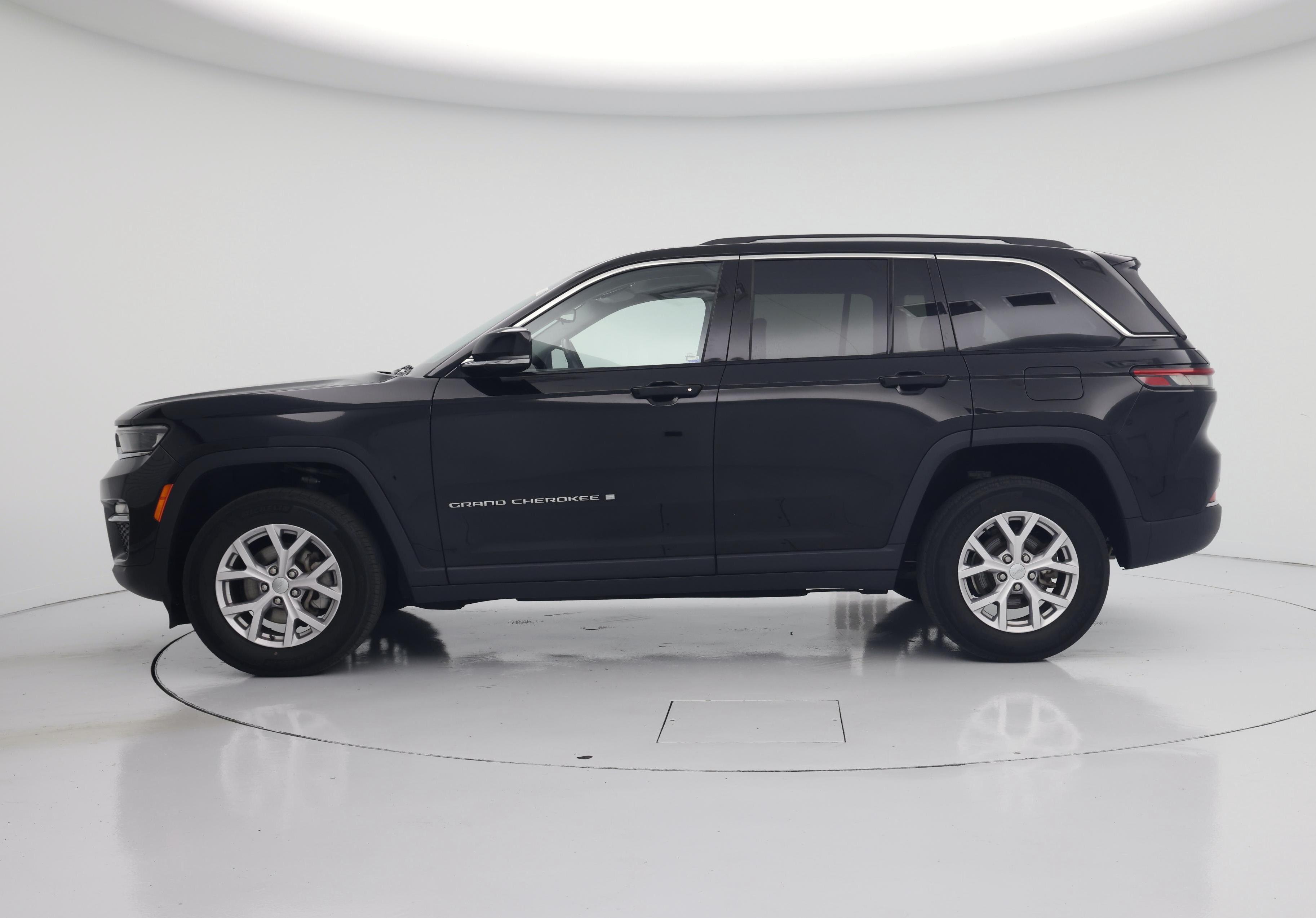 Thumbnail: 2022 Jeep Grand Cherokee - 3