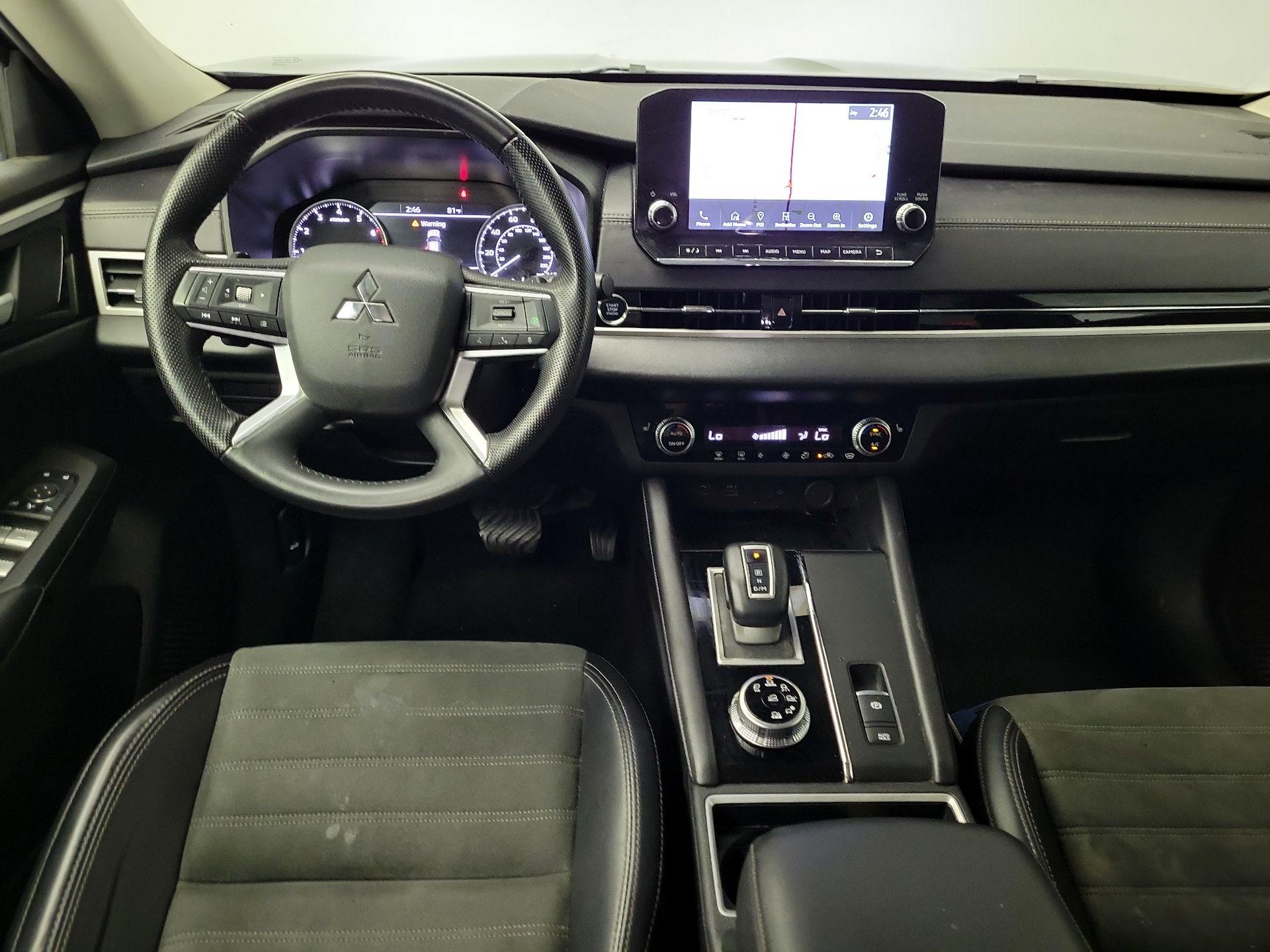 Thumbnail: 2024 Mitsubishi Outlander - 9