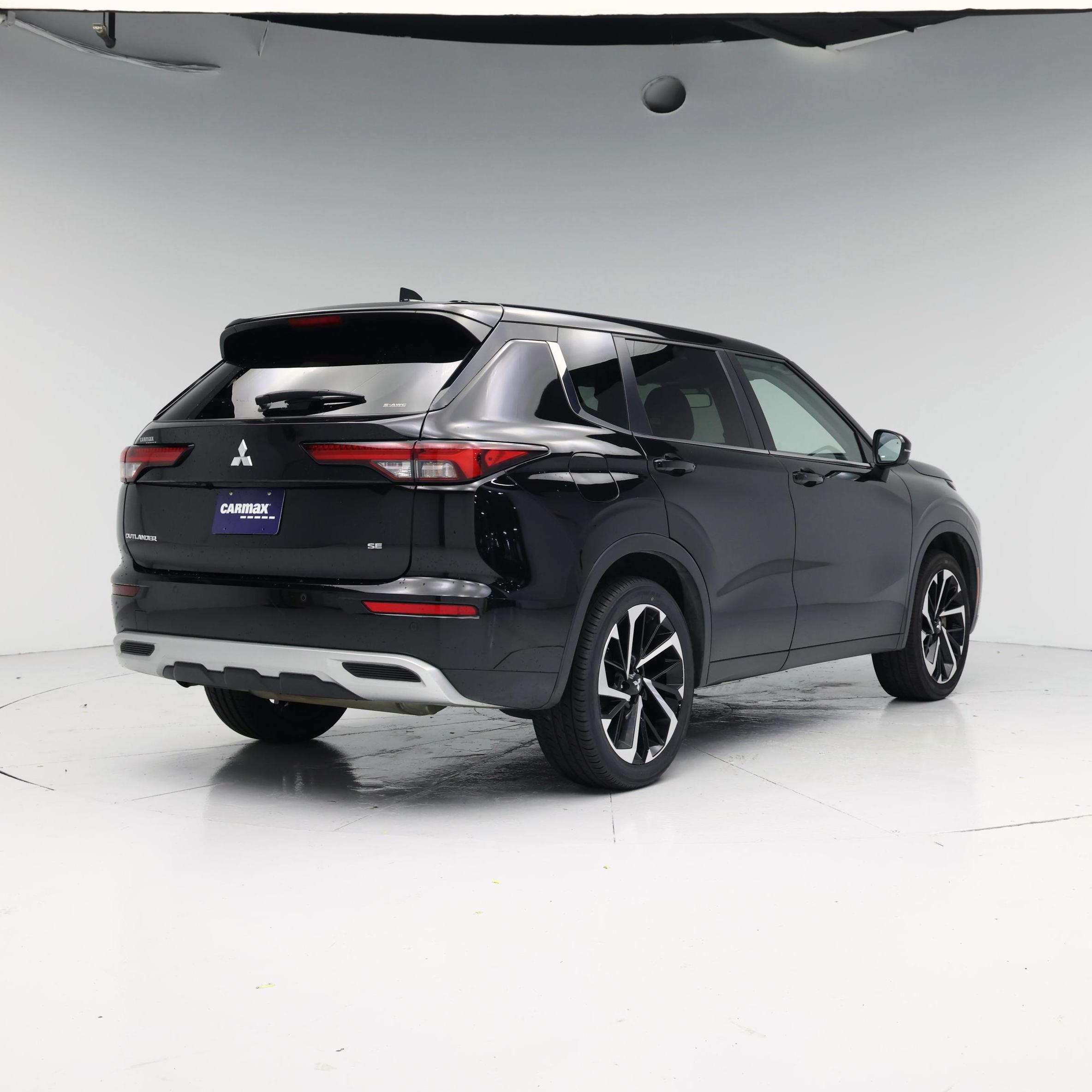 Thumbnail: 2024 Mitsubishi Outlander - 8