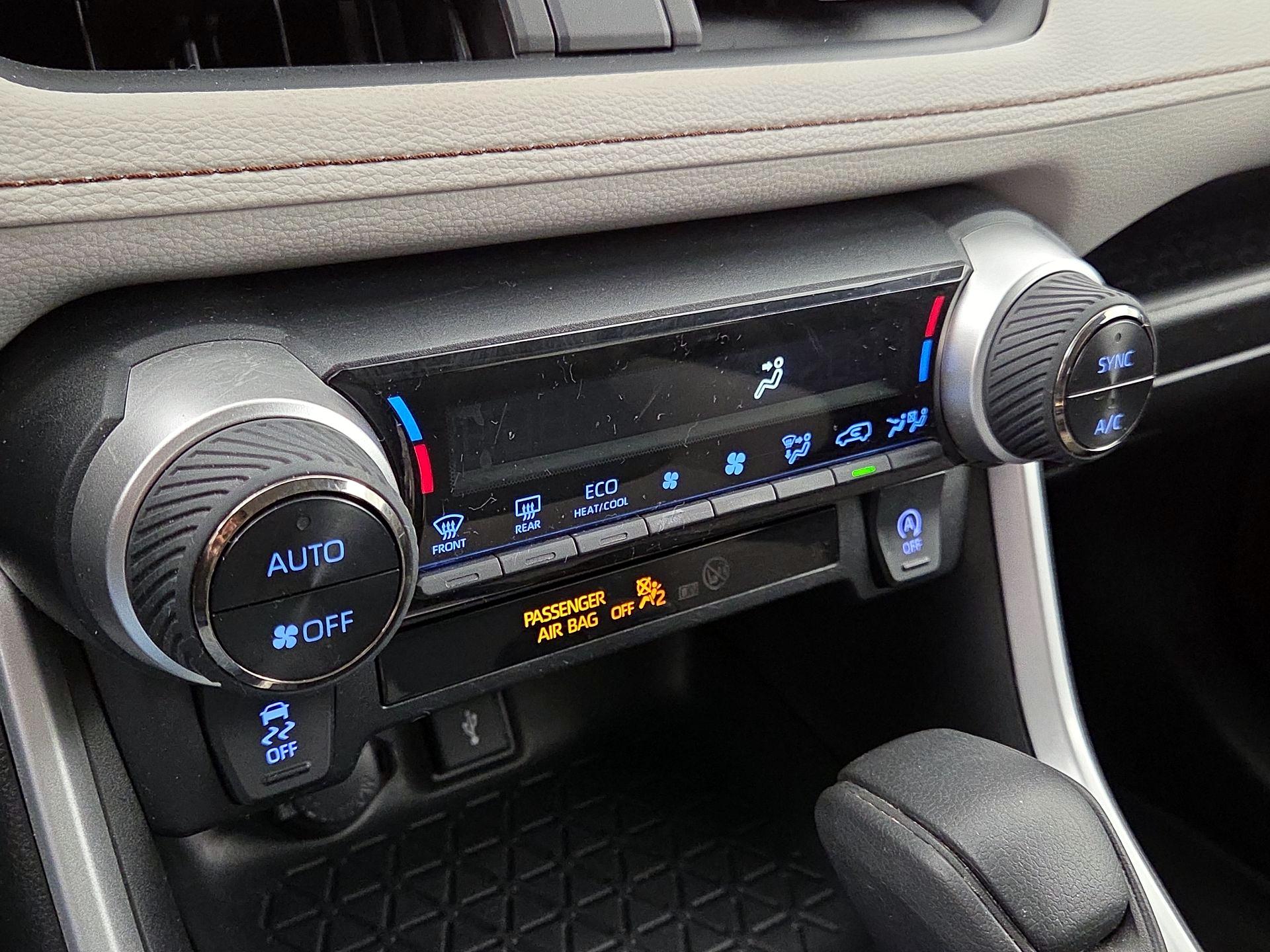 Thumbnail: 2022 Toyota RAV4 - 16