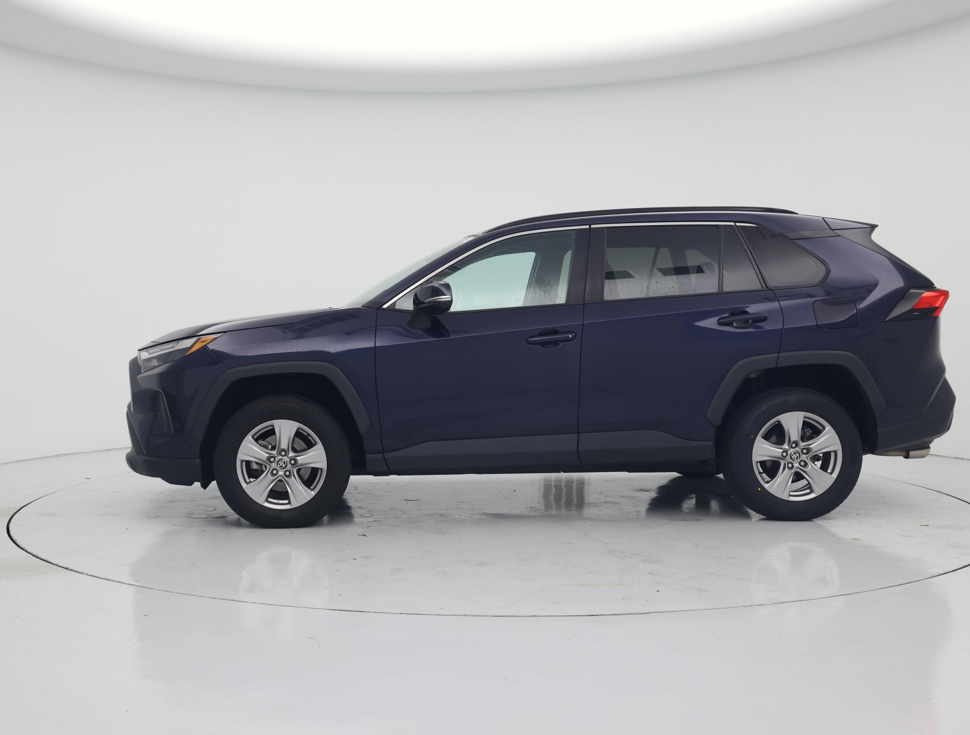 Thumbnail: 2022 Toyota RAV4 - 3