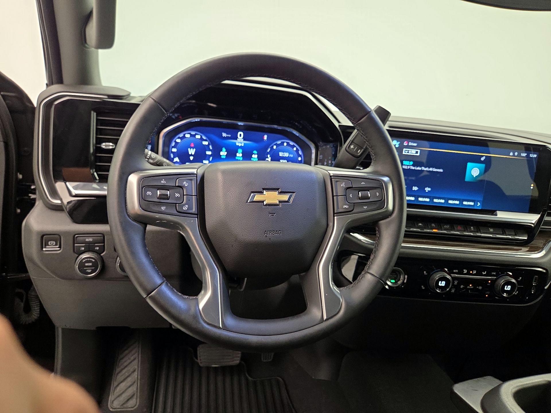 Thumbnail: 2023 Chevrolet Silverado 1500 - 10