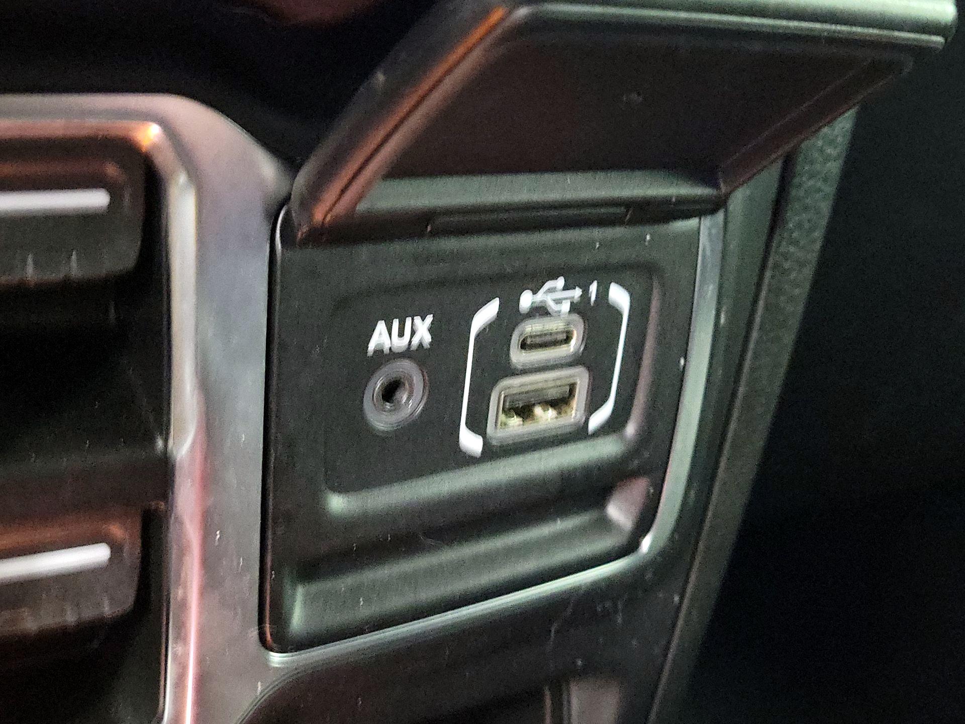 Thumbnail: 2024 Jeep Wrangler - 18