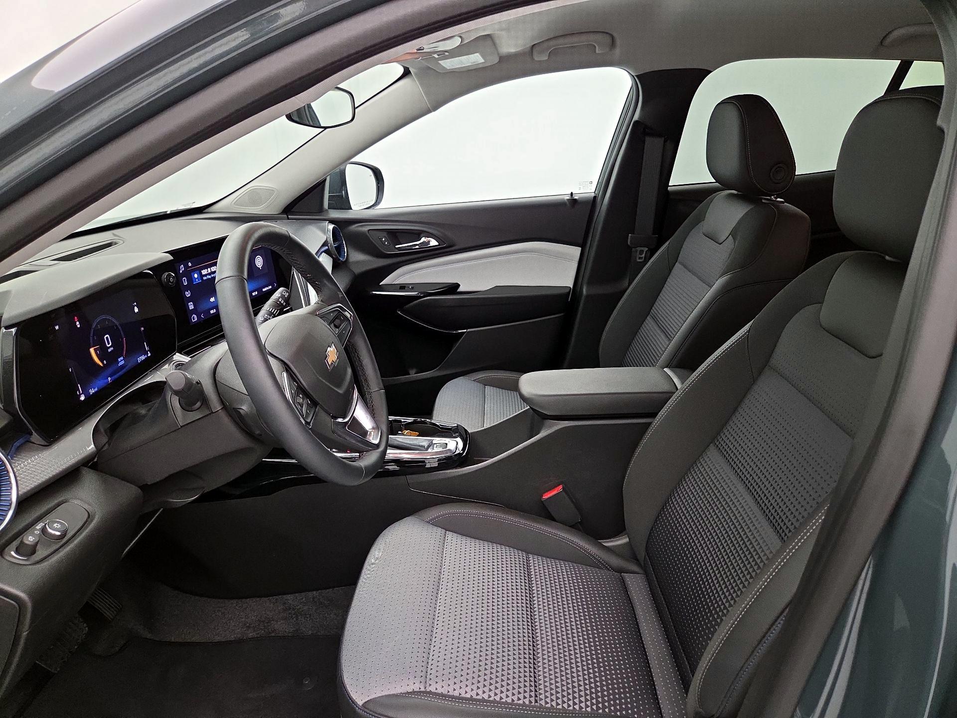 Thumbnail: 2025 Chevrolet Trax - 11
