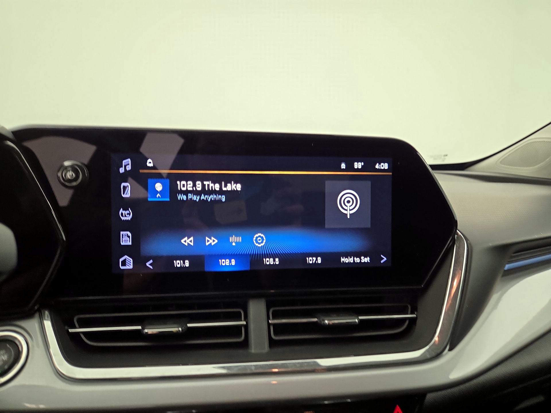 Thumbnail: 2025 Chevrolet Trax - 15