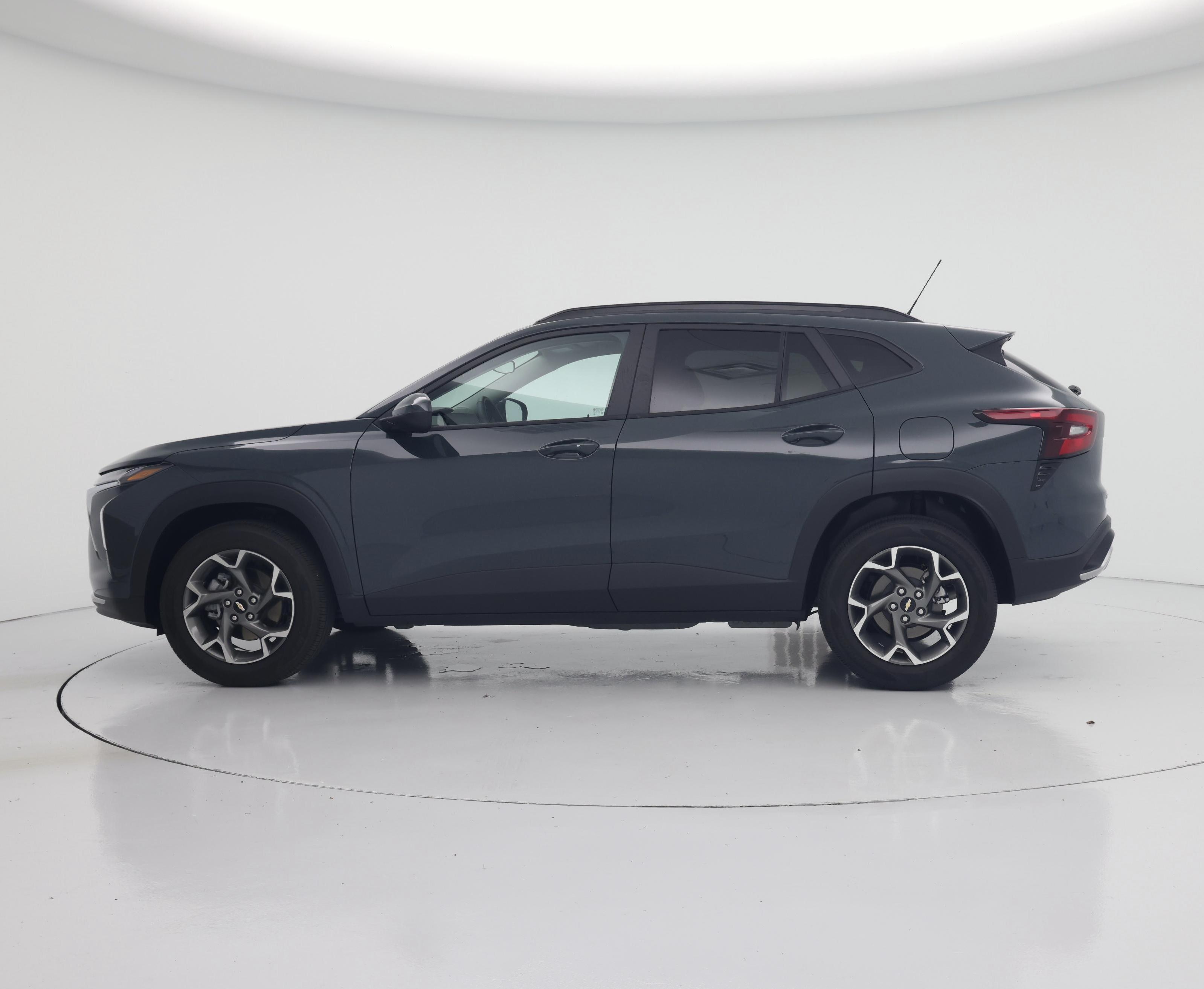 Thumbnail: 2025 Chevrolet Trax - 3