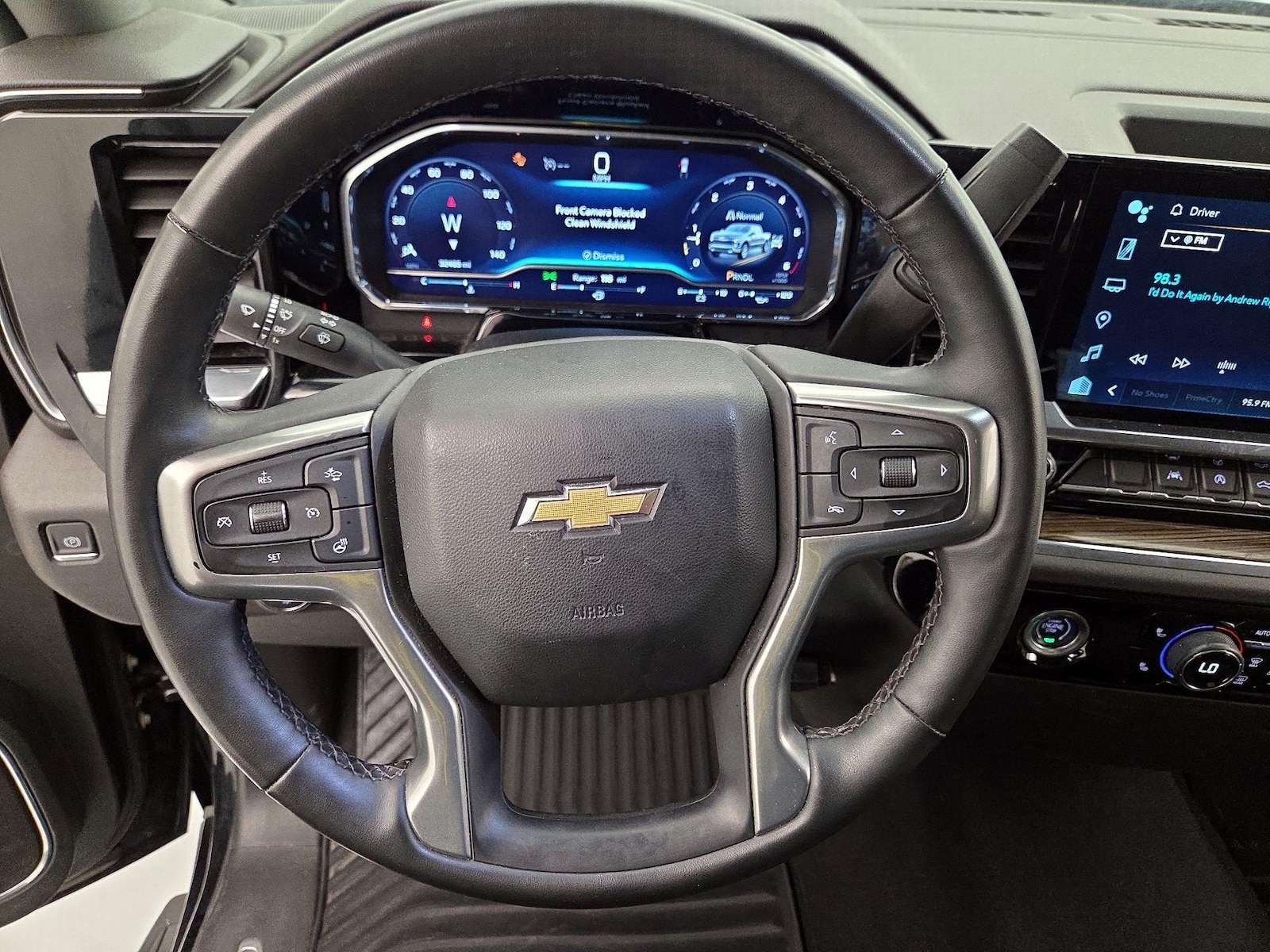 2023 Chevrolet Silverado 1500 LT - Photo 11