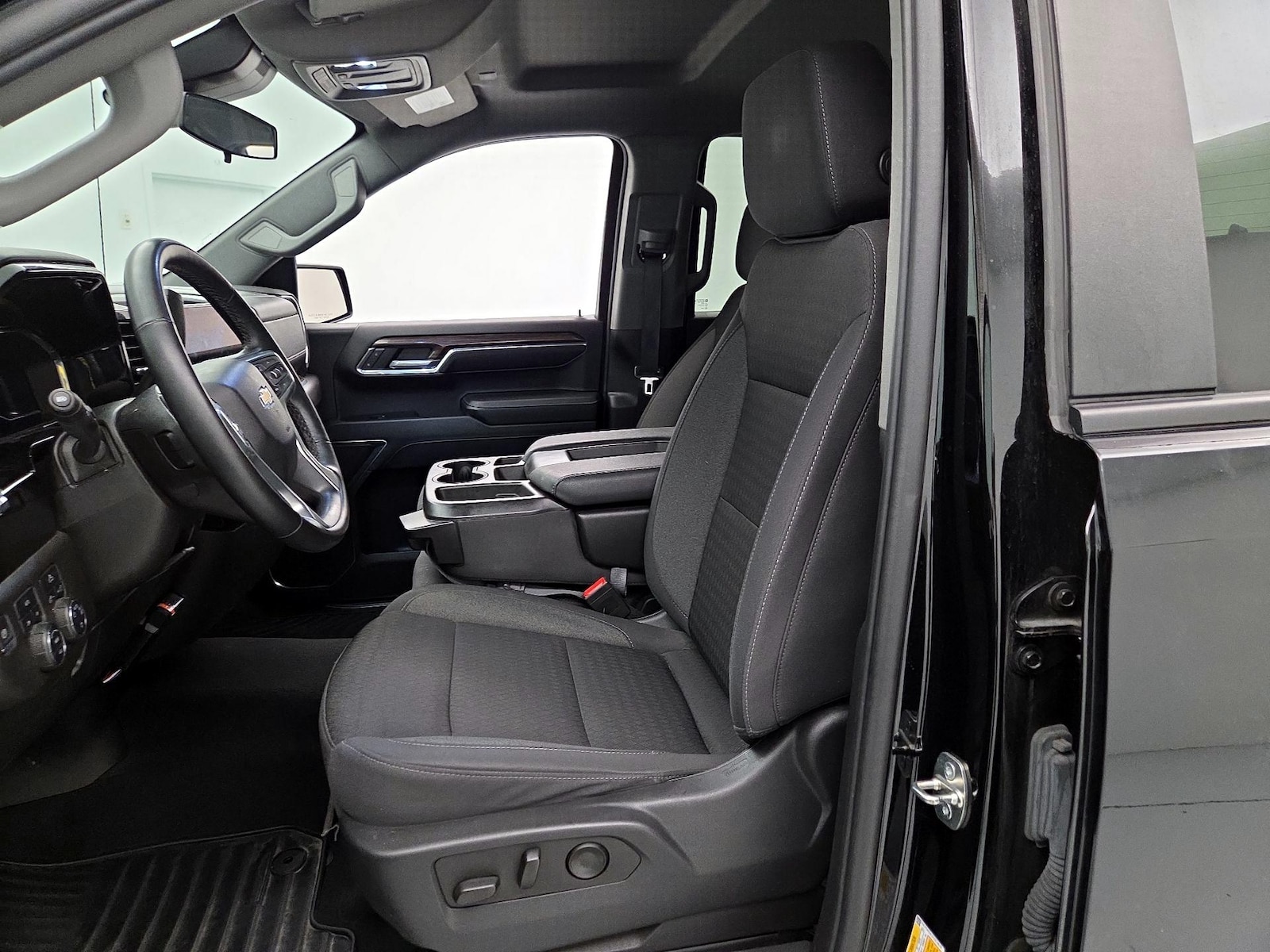 2023 Chevrolet Silverado 1500 LT - Photo 12
