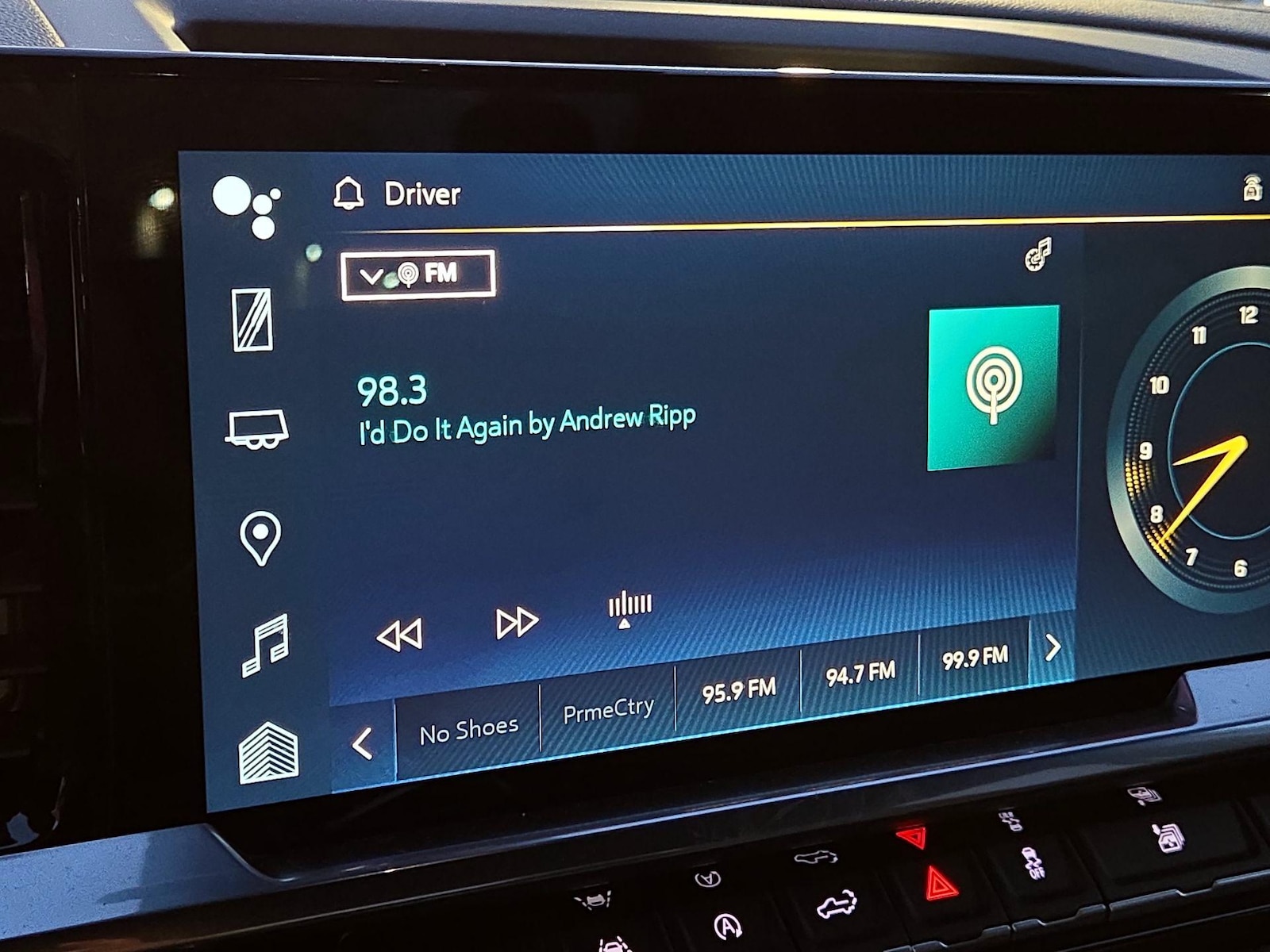 2023 Chevrolet Silverado 1500 LT - Photo 16