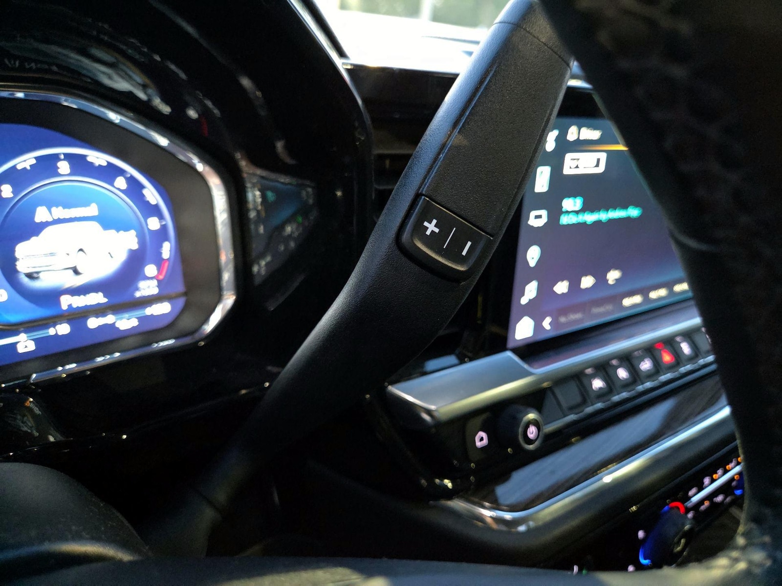 2023 Chevrolet Silverado 1500 LT - Photo 18