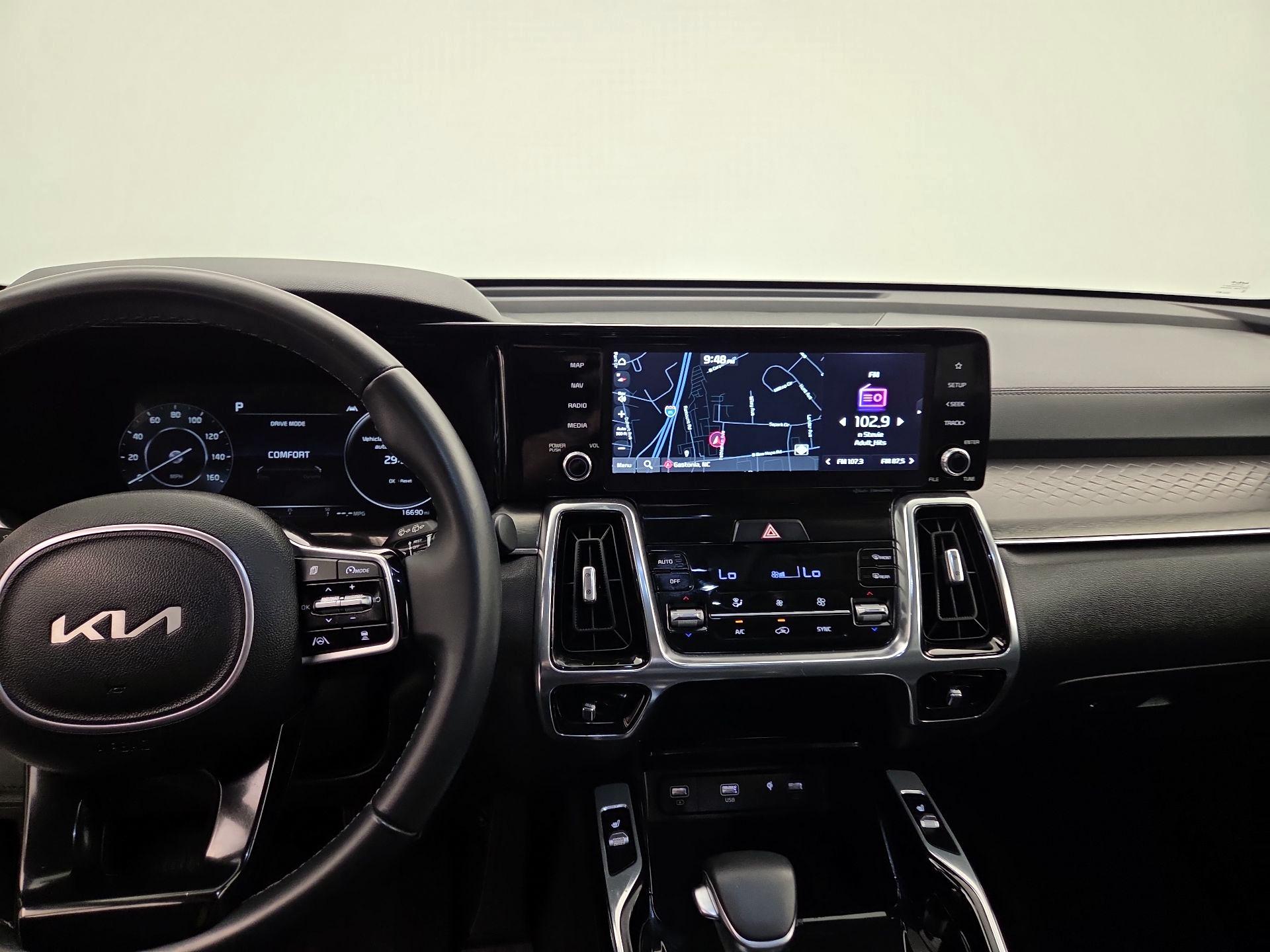 Thumbnail: 2023 Kia Sorento - 9