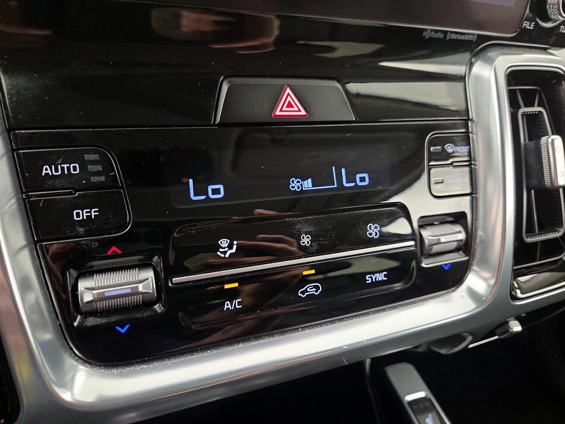Thumbnail: 2023 Kia Sorento - 17