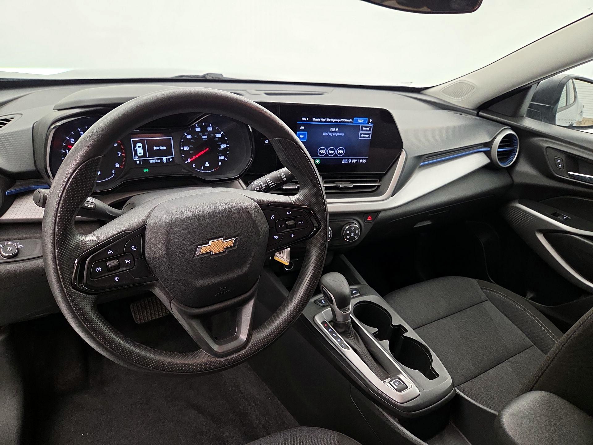 Thumbnail: 2024 Chevrolet Trax - 9