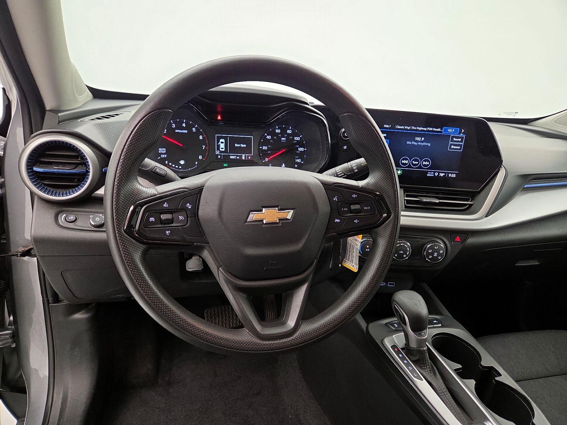 Thumbnail: 2024 Chevrolet Trax - 10