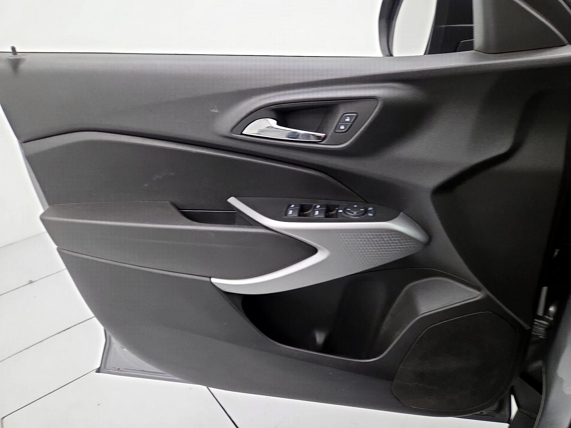Thumbnail: 2024 Chevrolet Trax - 12