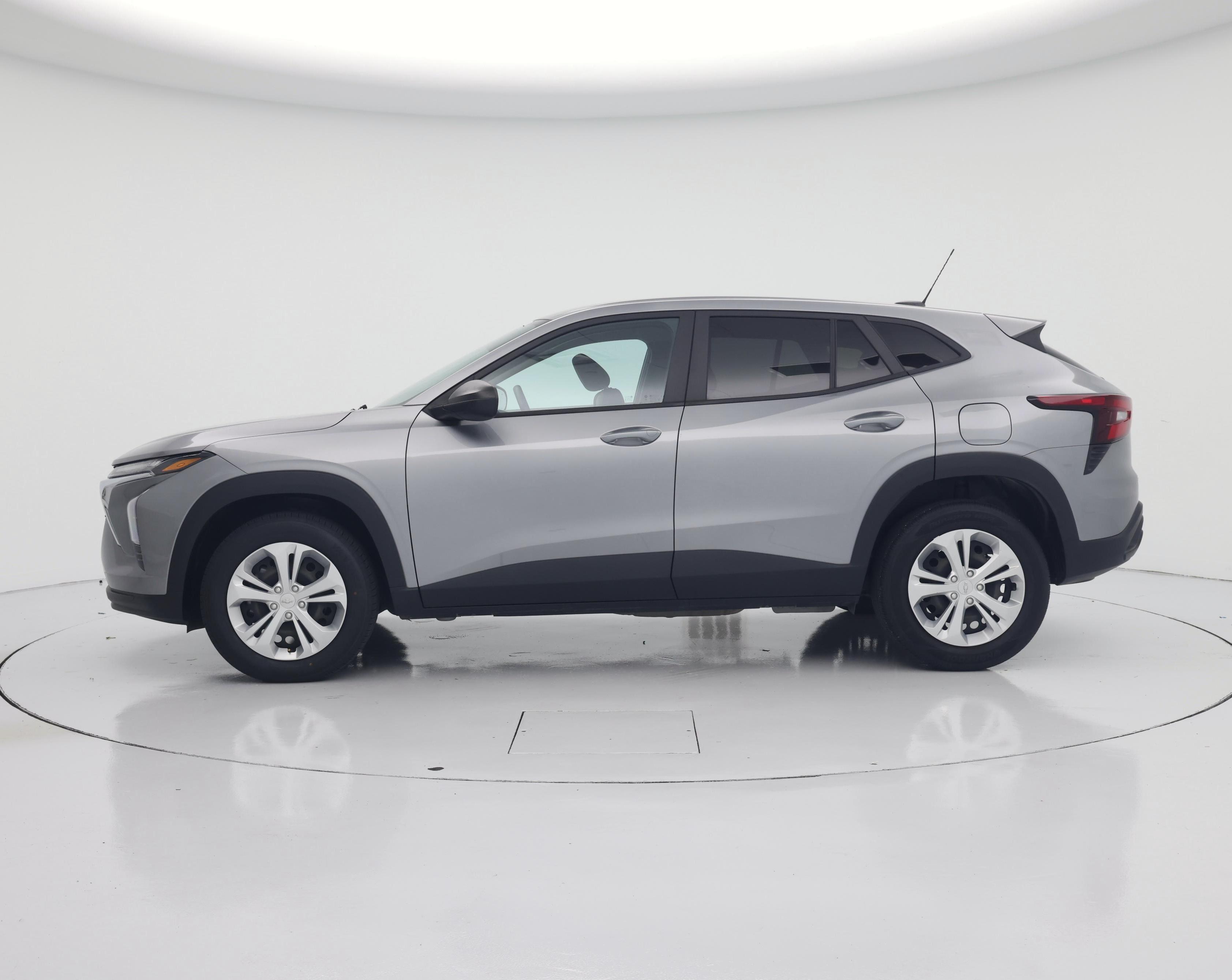Thumbnail: 2024 Chevrolet Trax - 3