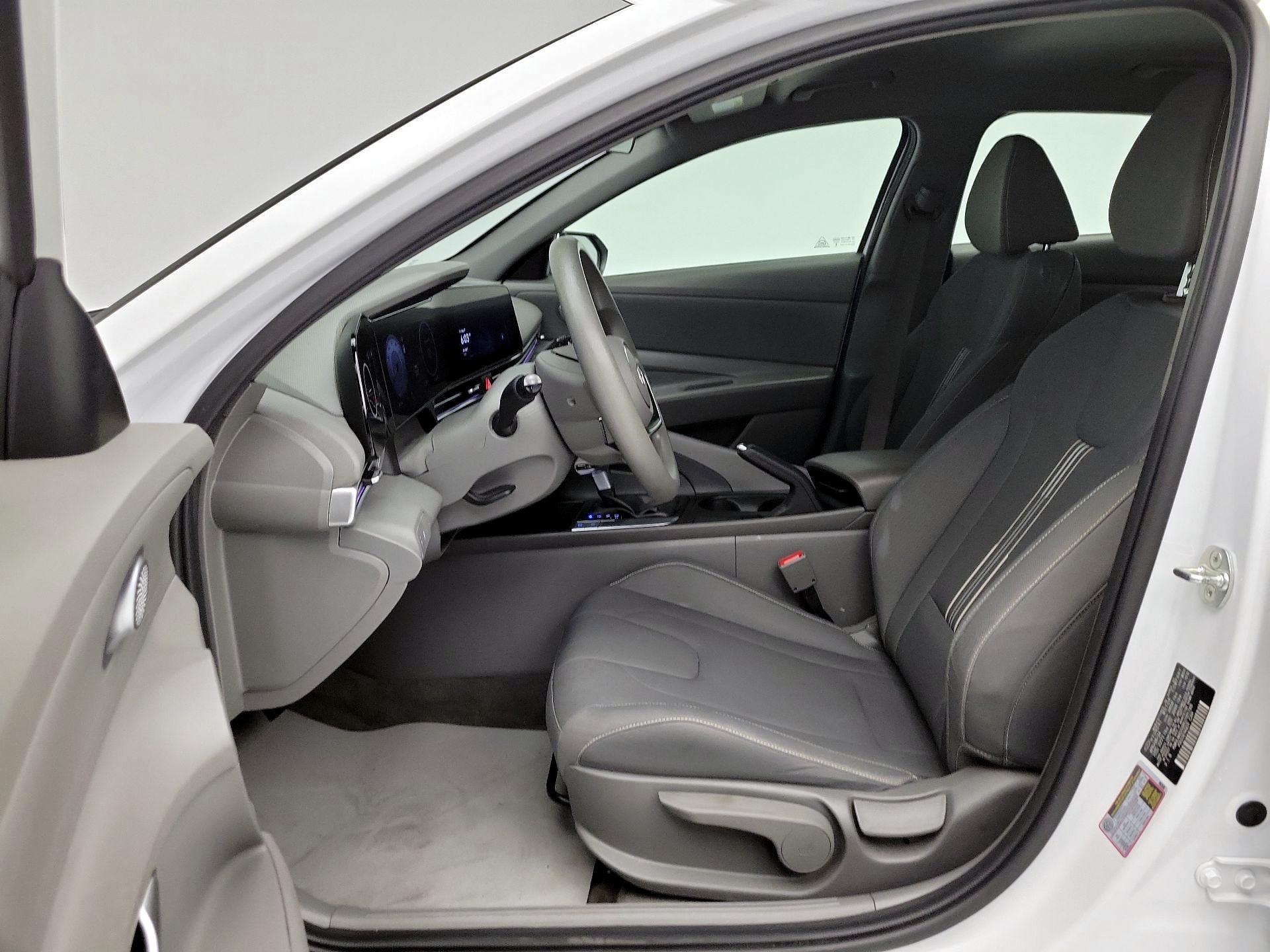Thumbnail: 2024 Hyundai Elantra - 11