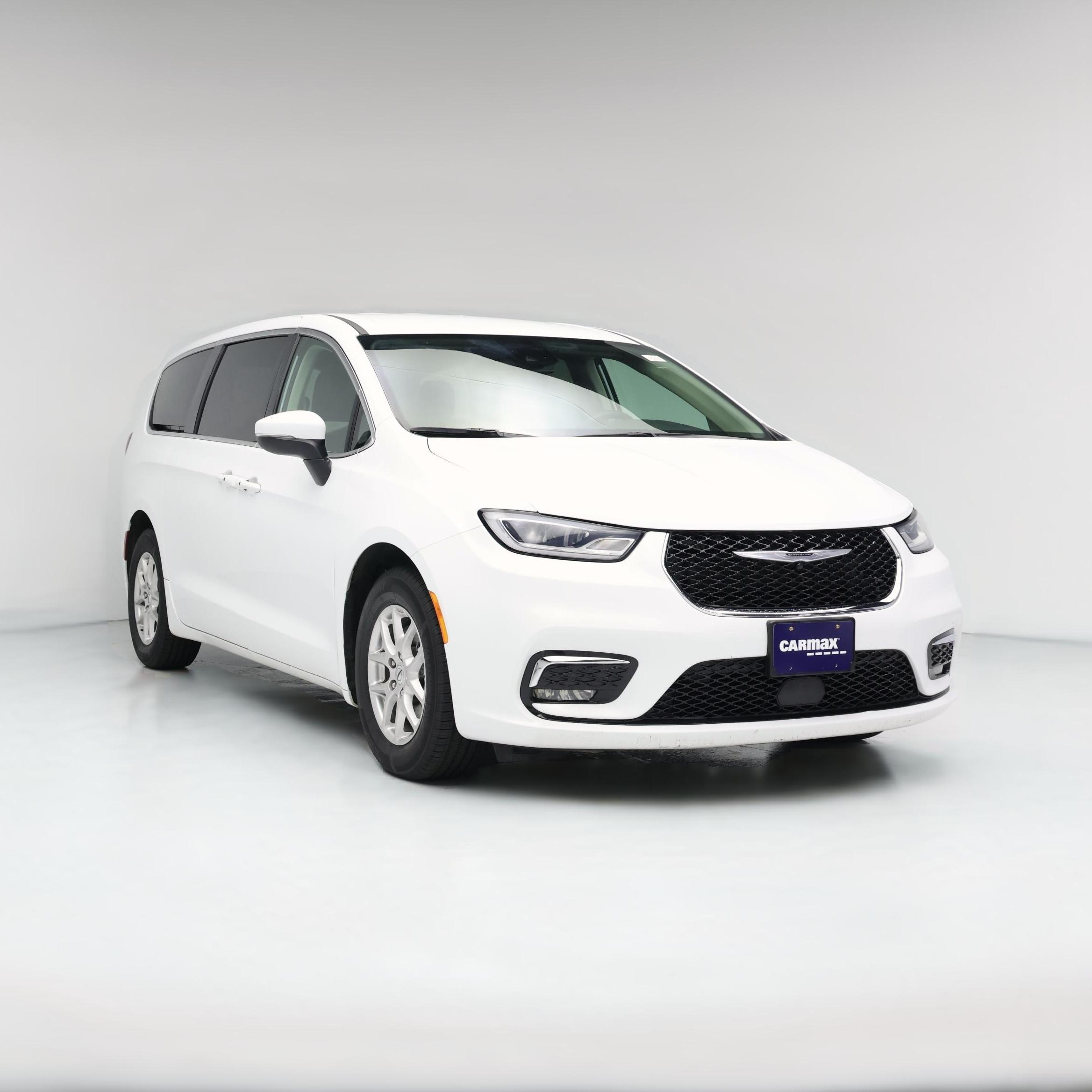 Thumbnail: 2023 Chrysler Pacifica - 1