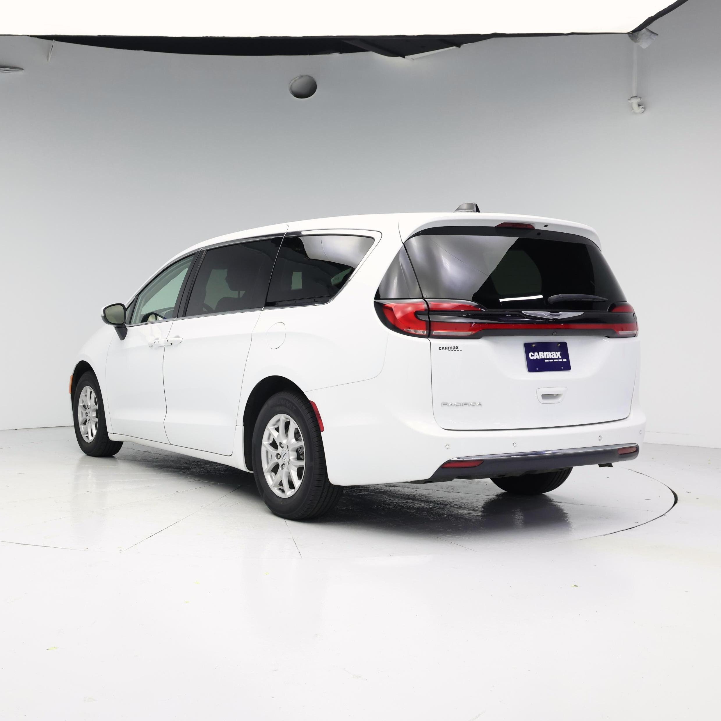 Thumbnail: 2023 Chrysler Pacifica - 2