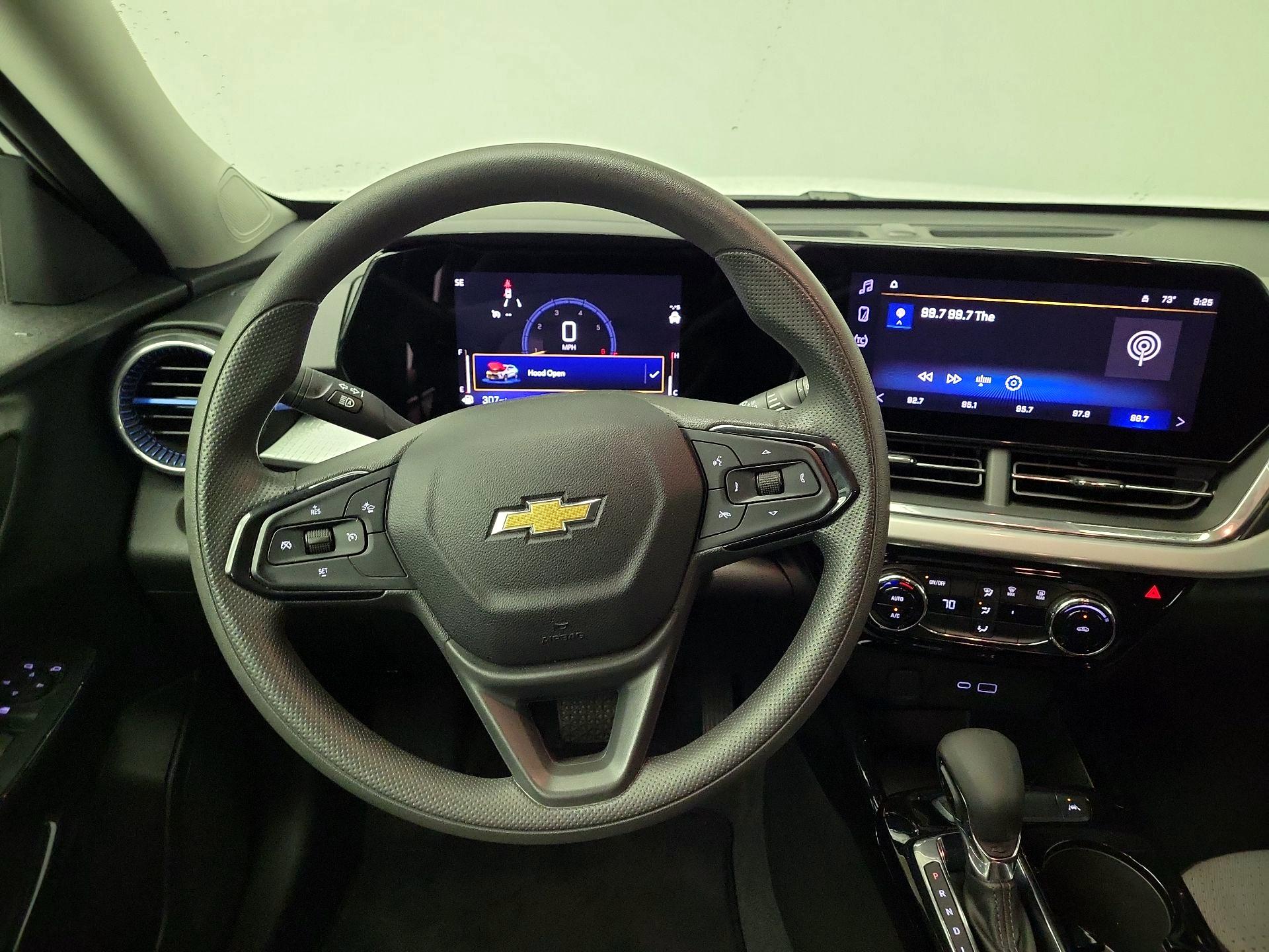 Thumbnail: 2025 Chevrolet Trax - 10