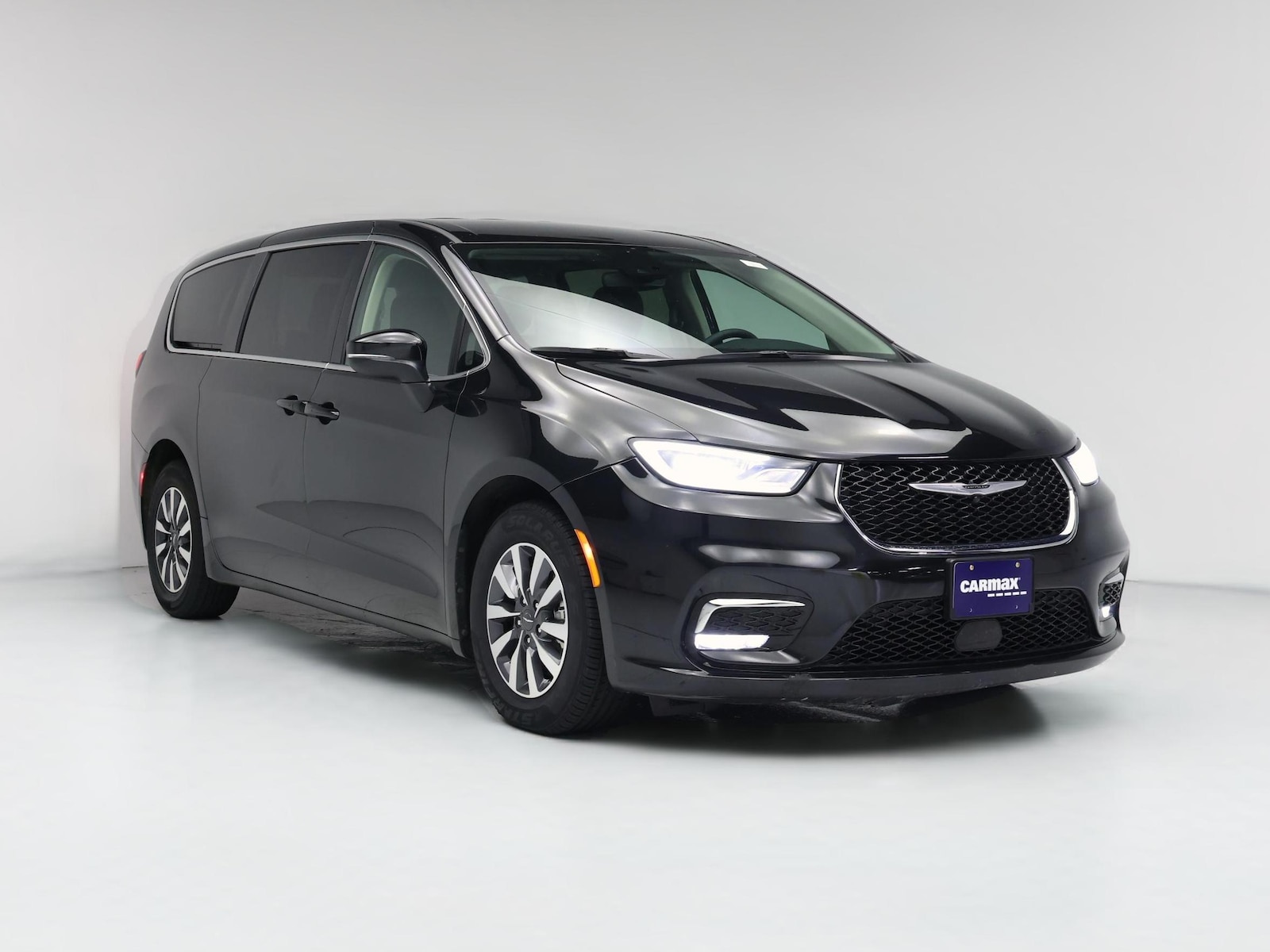 2023 Chrysler Pacifica Hybrid Touring L - Photo 1