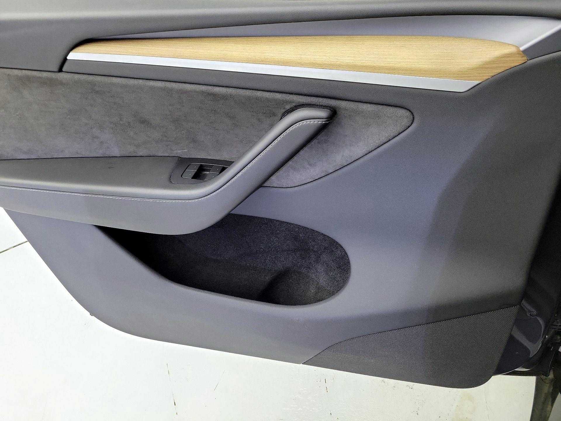 Thumbnail: 2023 Tesla Model Y - 12