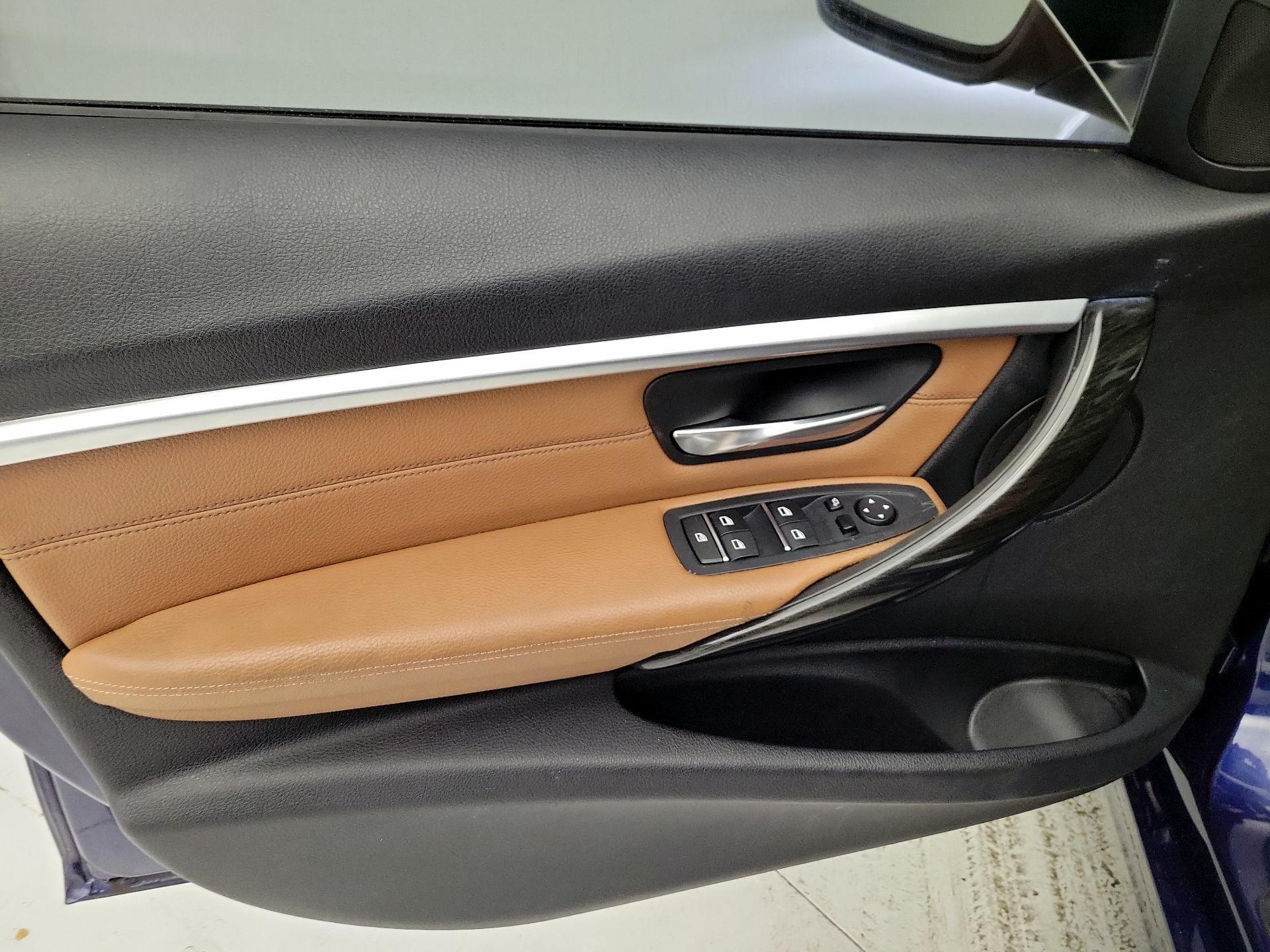 Thumbnail: 2016 BMW 3 Series - 12
