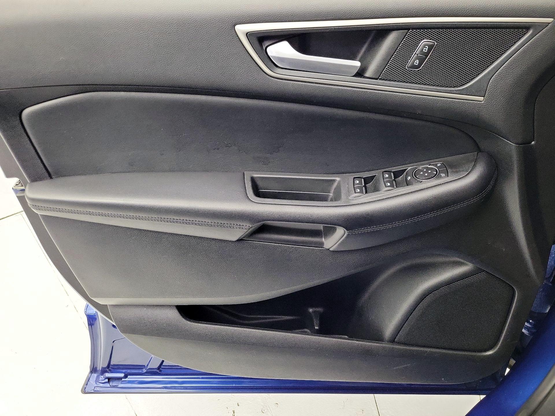 Thumbnail: 2022 Ford Edge - 12